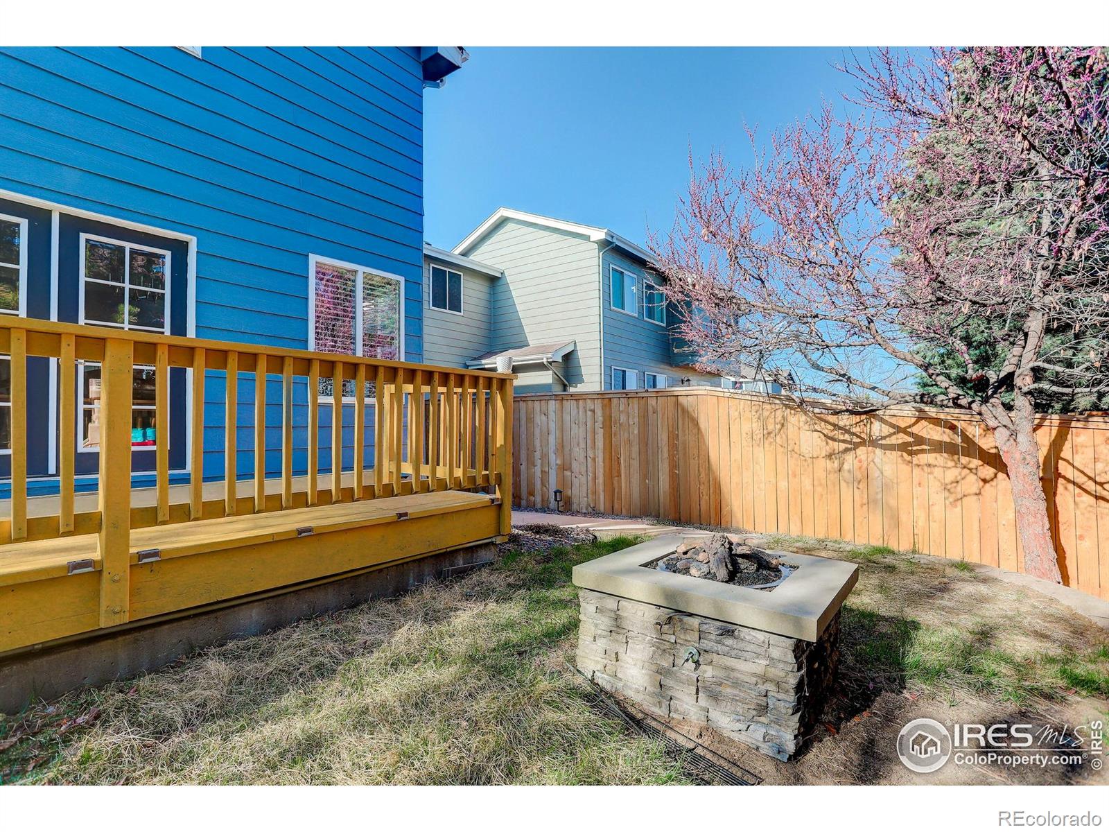 10081 Blackbird Circle