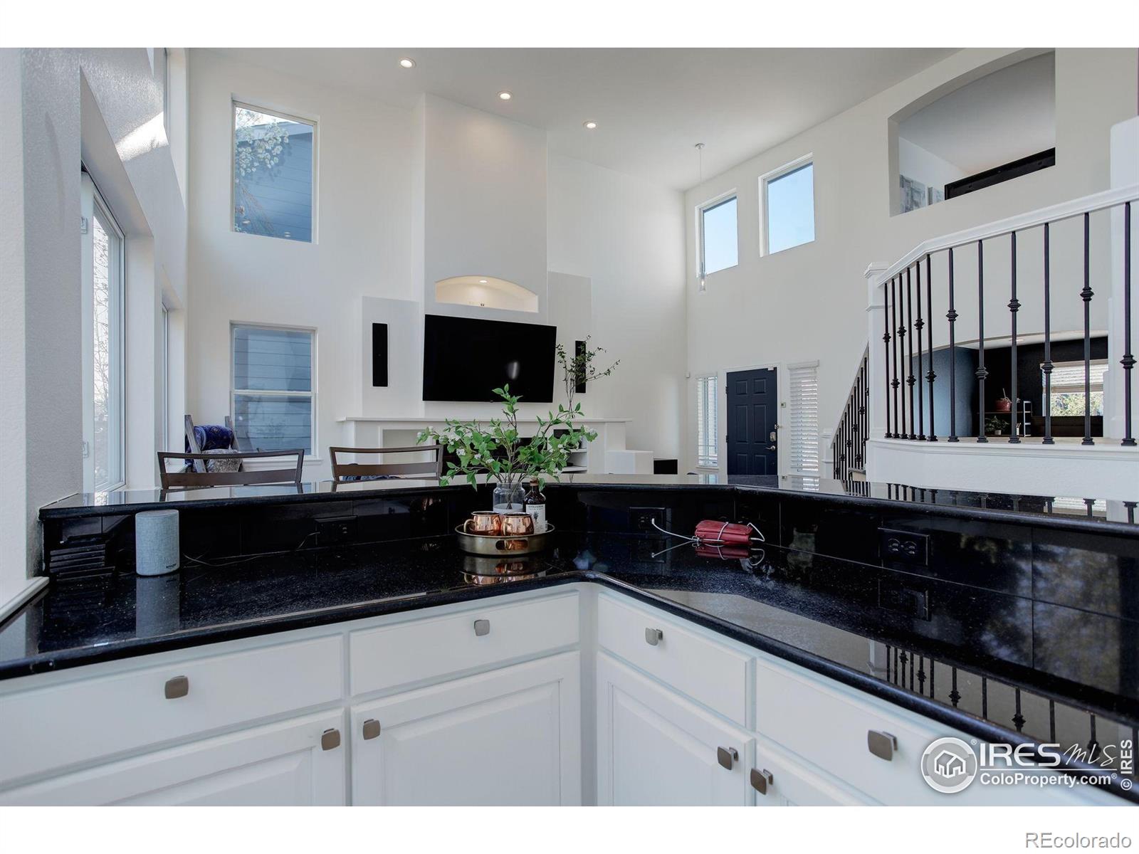 10081 Blackbird Circle