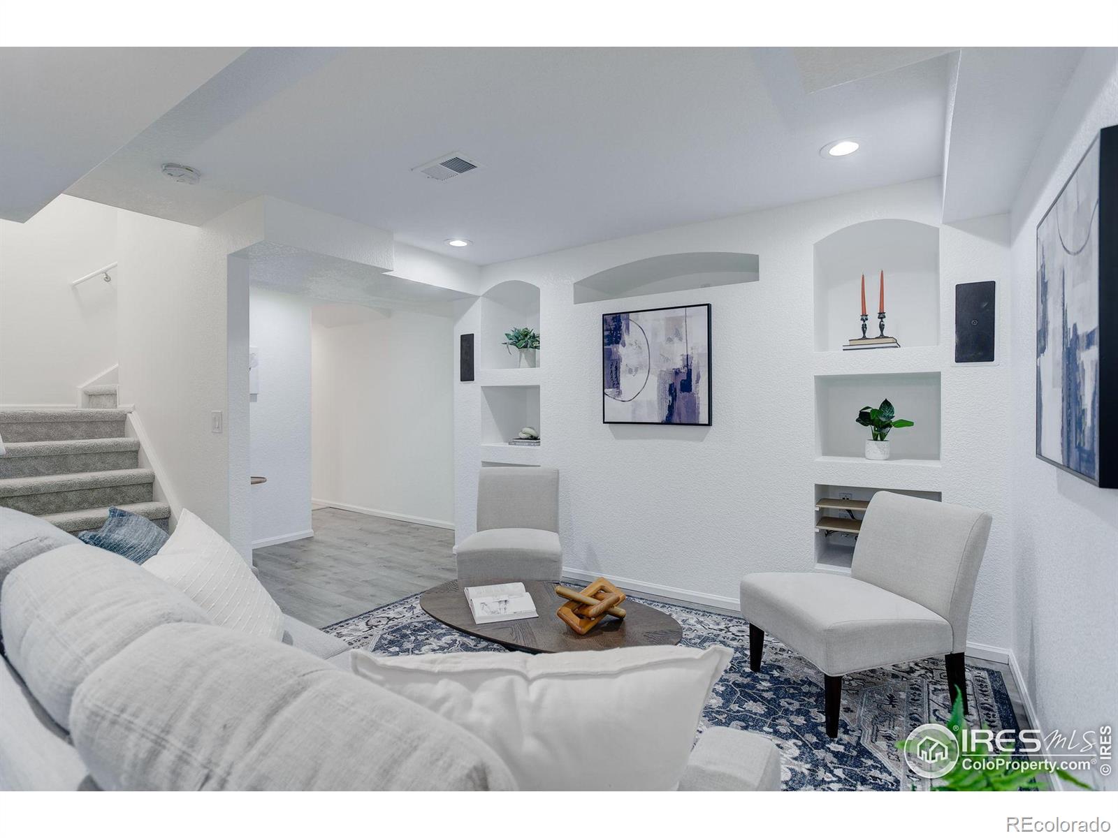 10081 Blackbird Circle