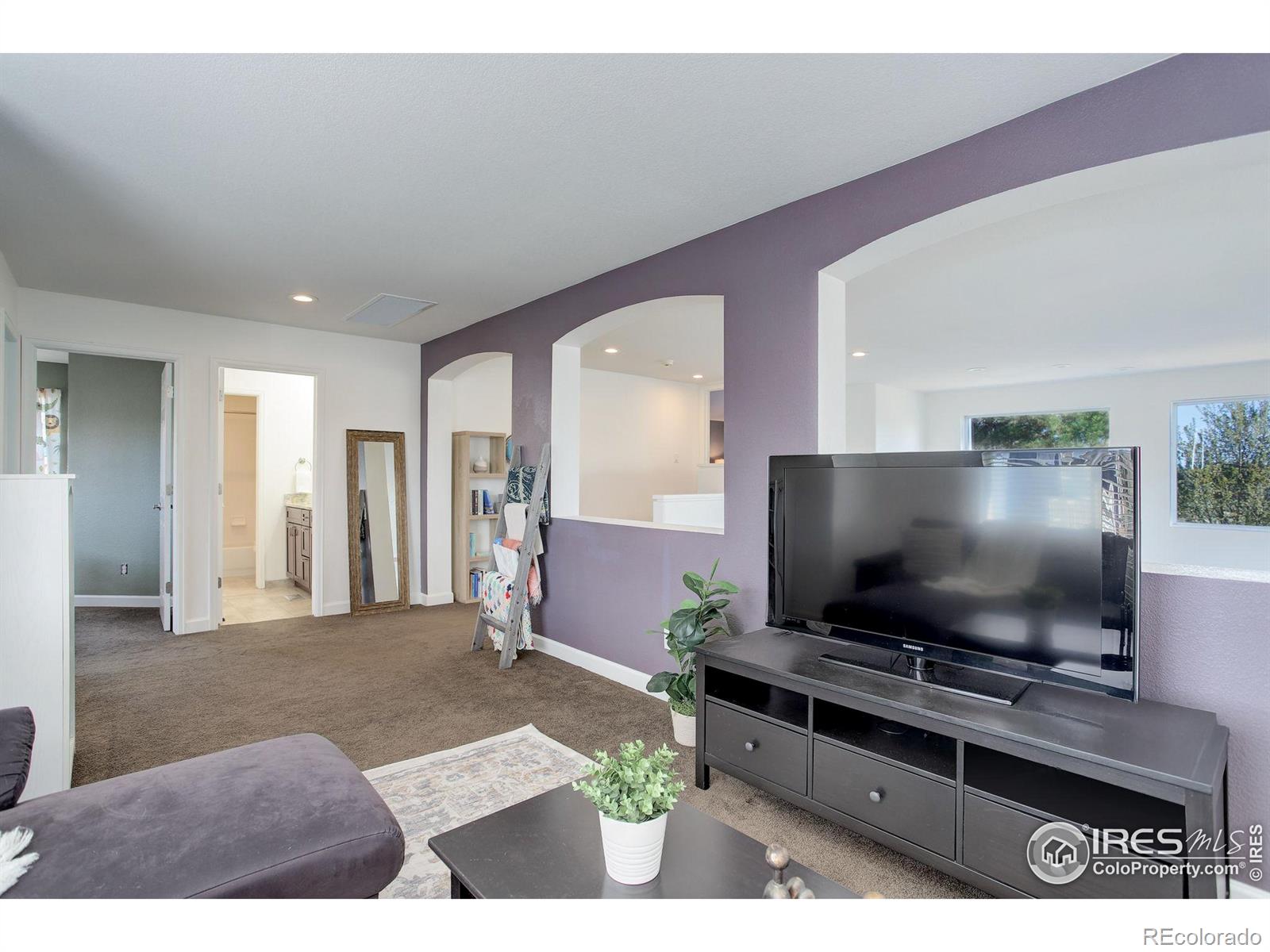 10081 Blackbird Circle