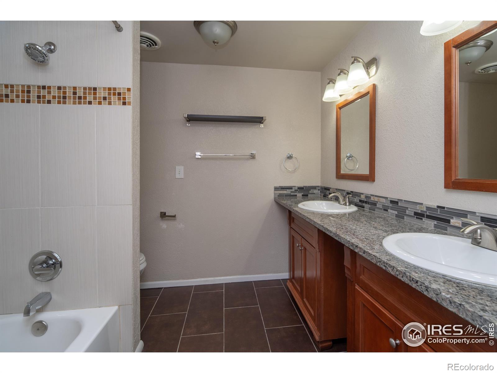 2605 Crabapple Court