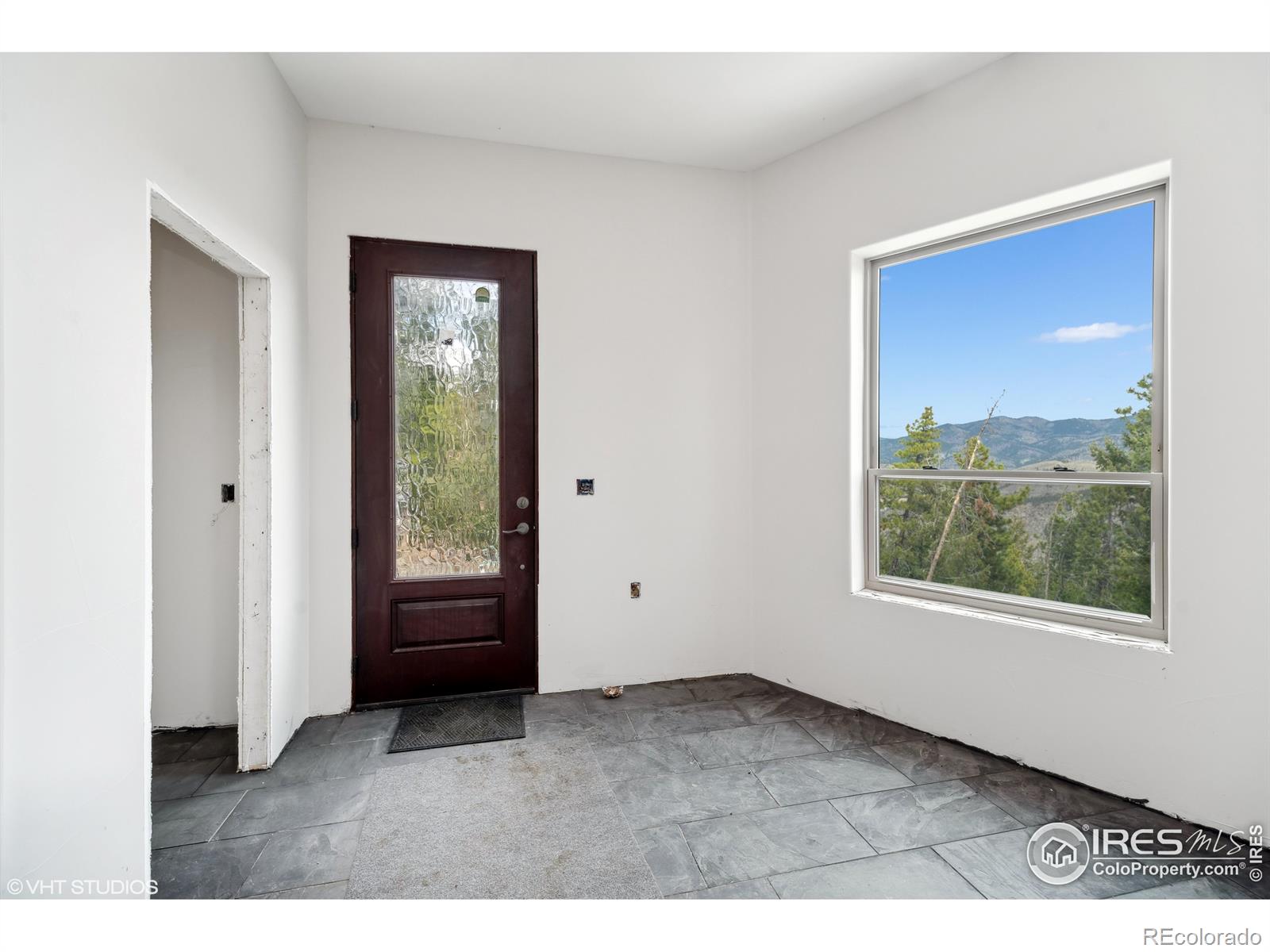 1810 Saddleback Drive