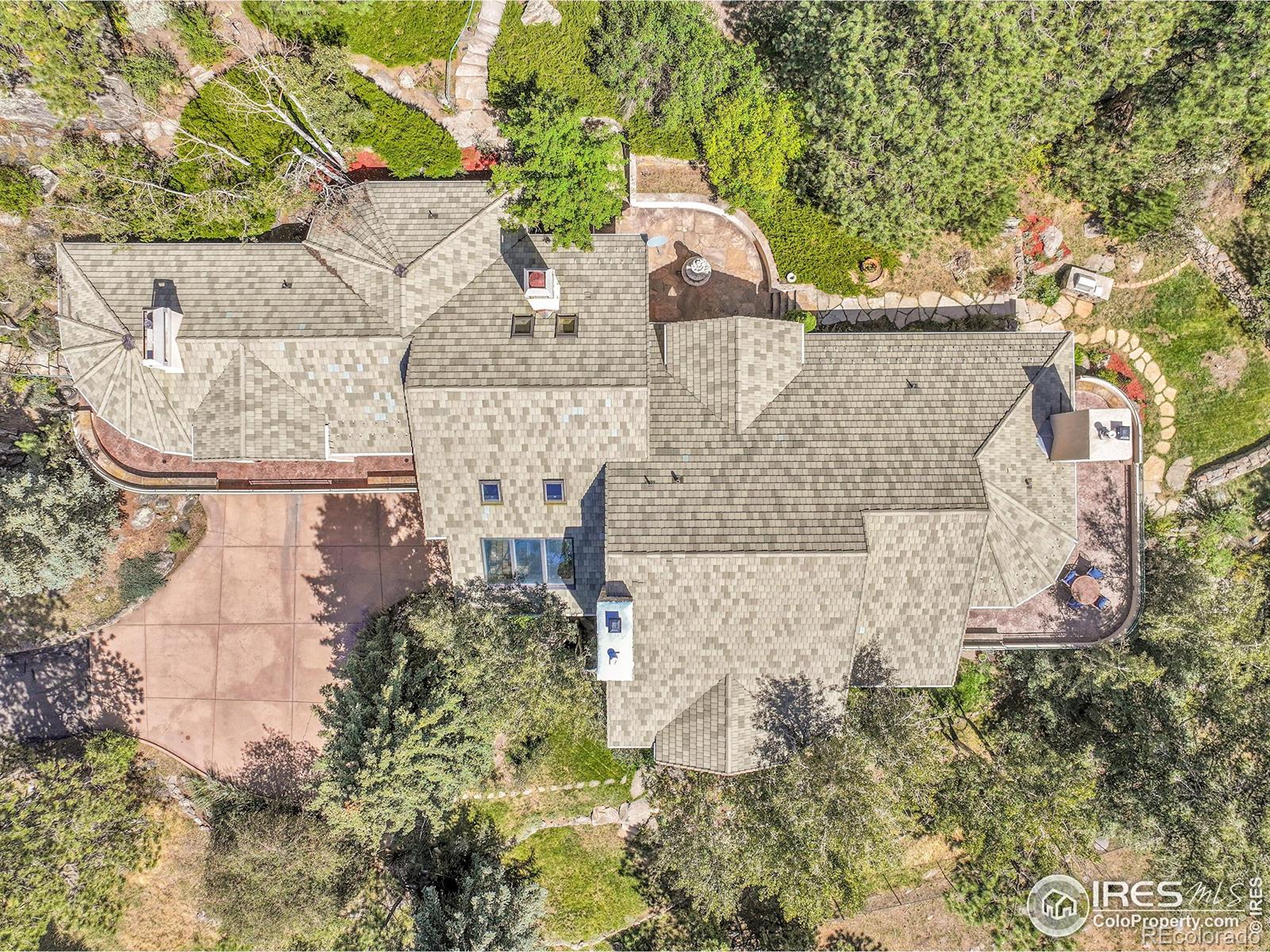 1682 Montane Drive E