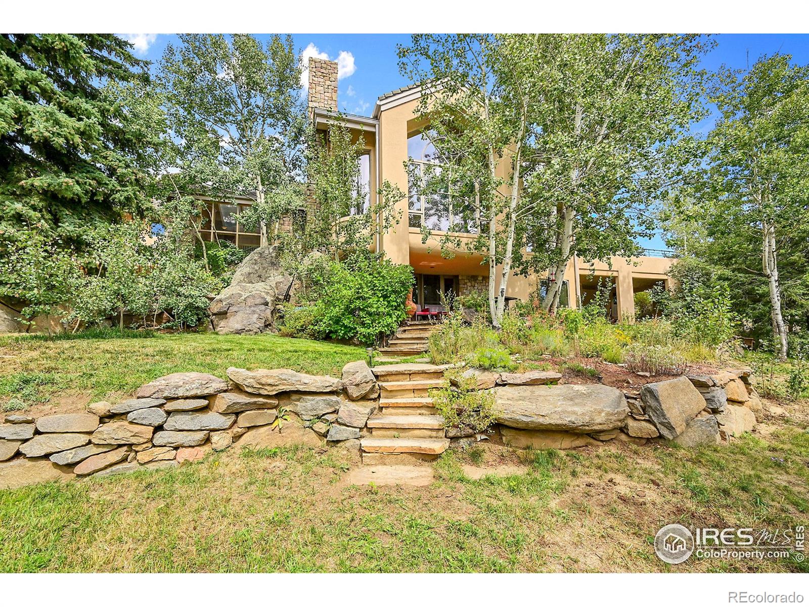 1682 Montane Drive E