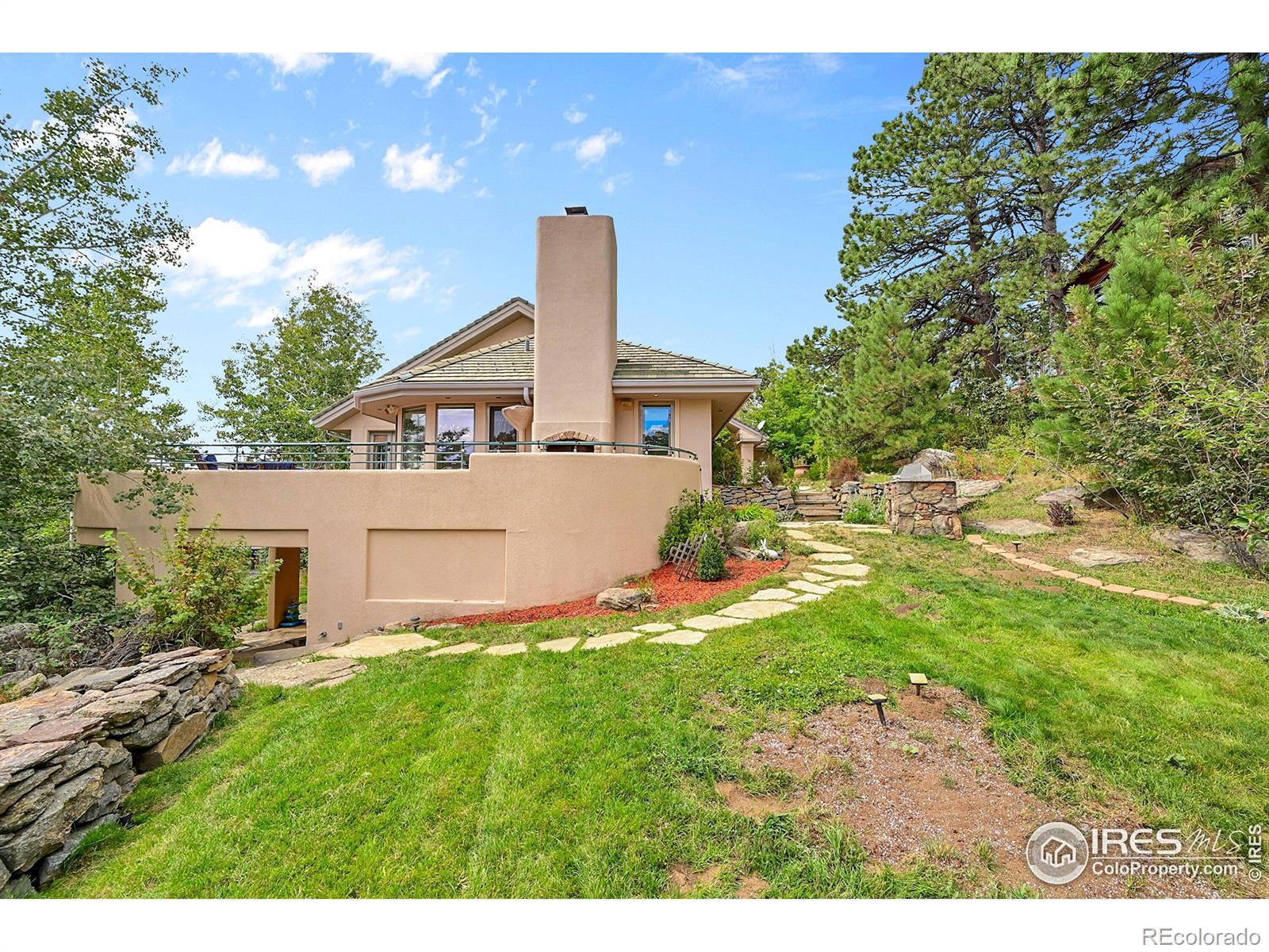 1682 Montane Drive E