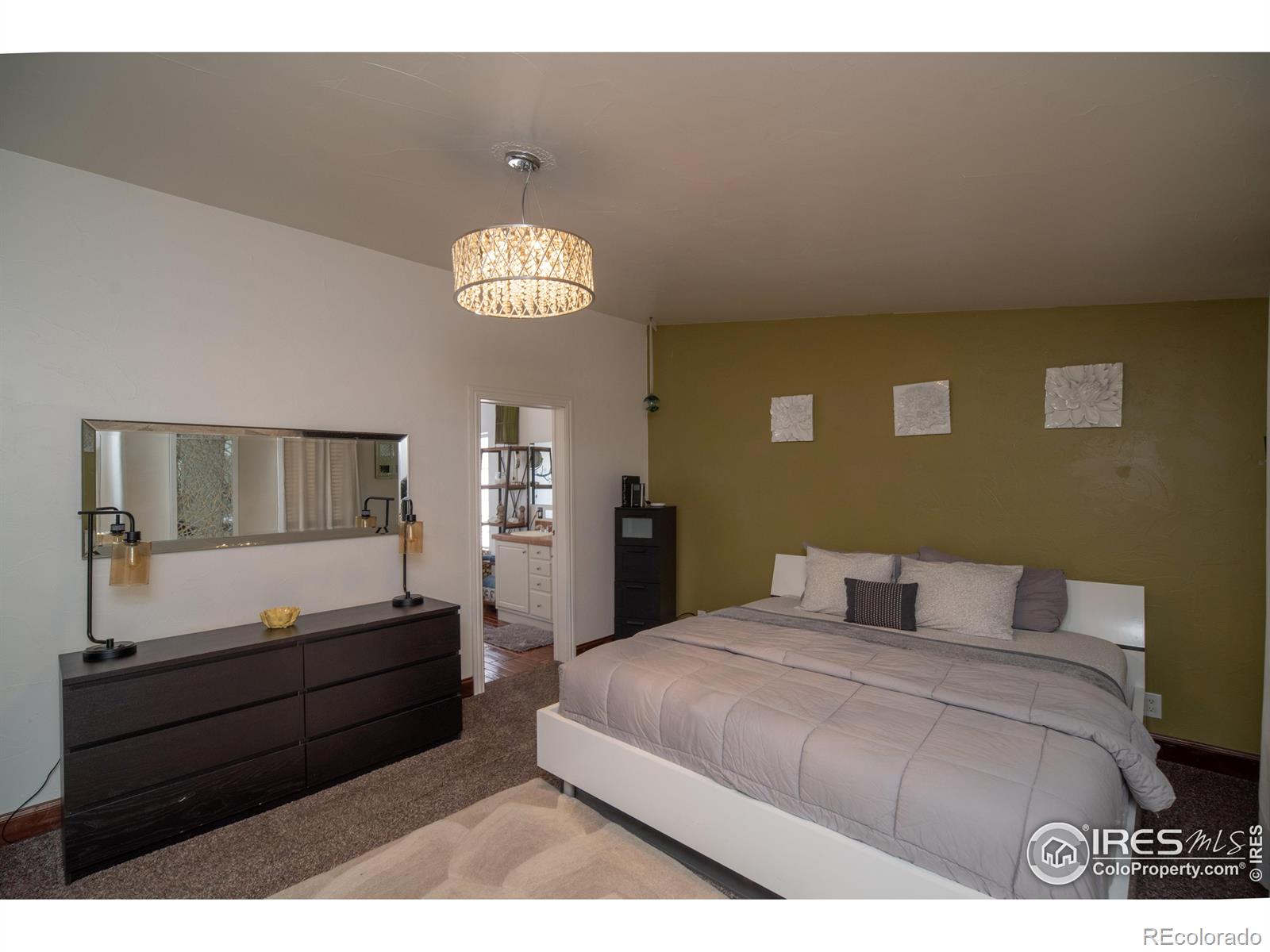 1571 Sheridan Boulevard