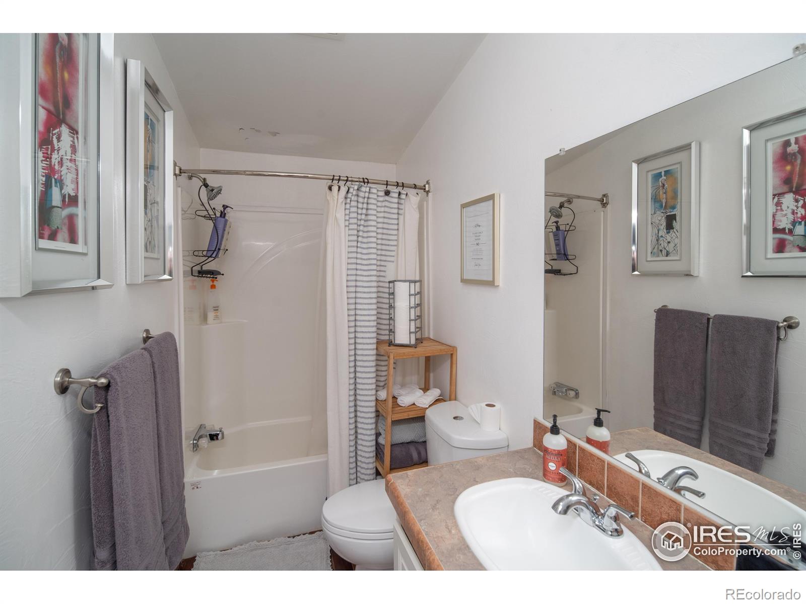 1571 Sheridan Boulevard