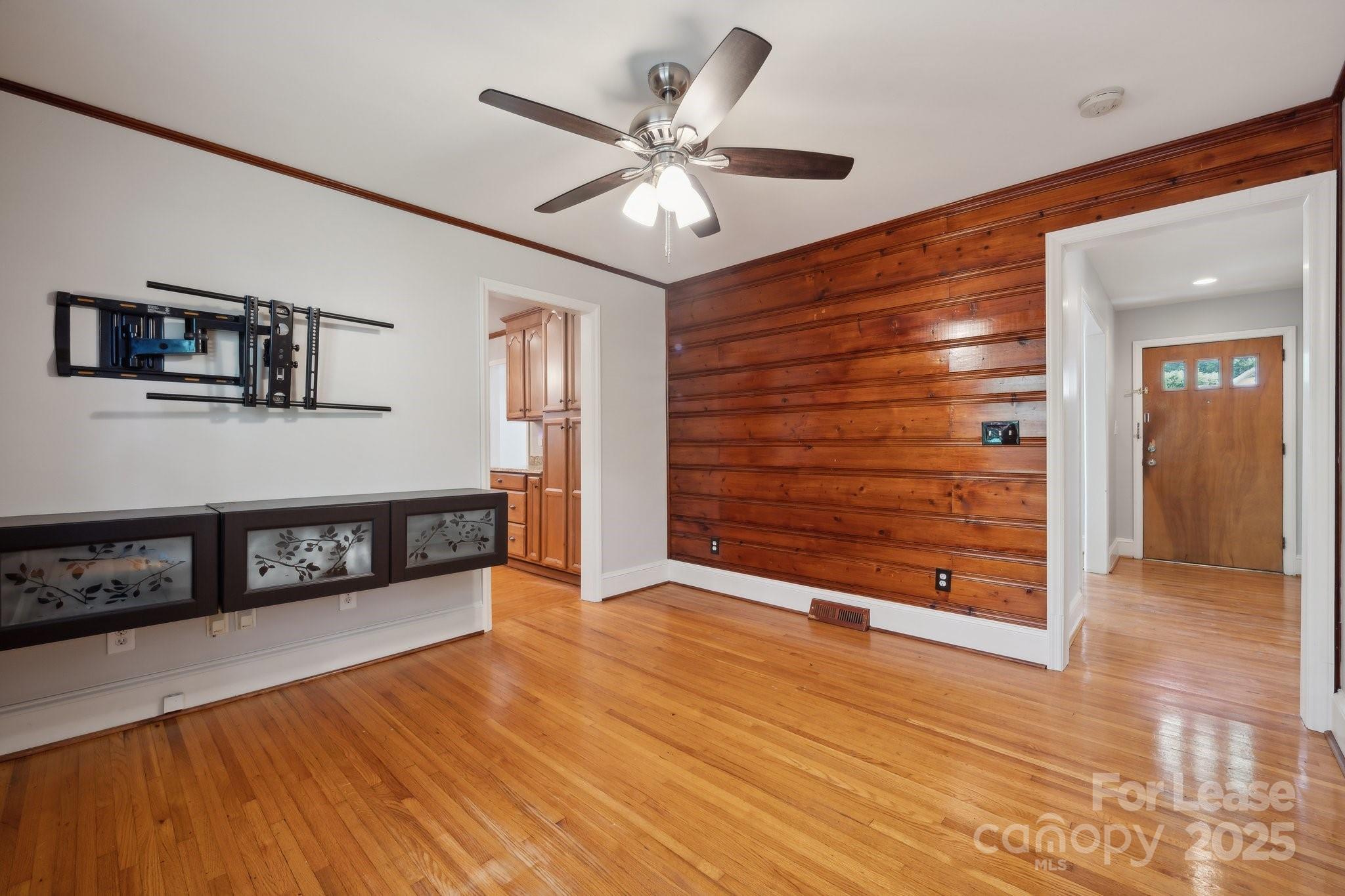 1818 Woodland Drive