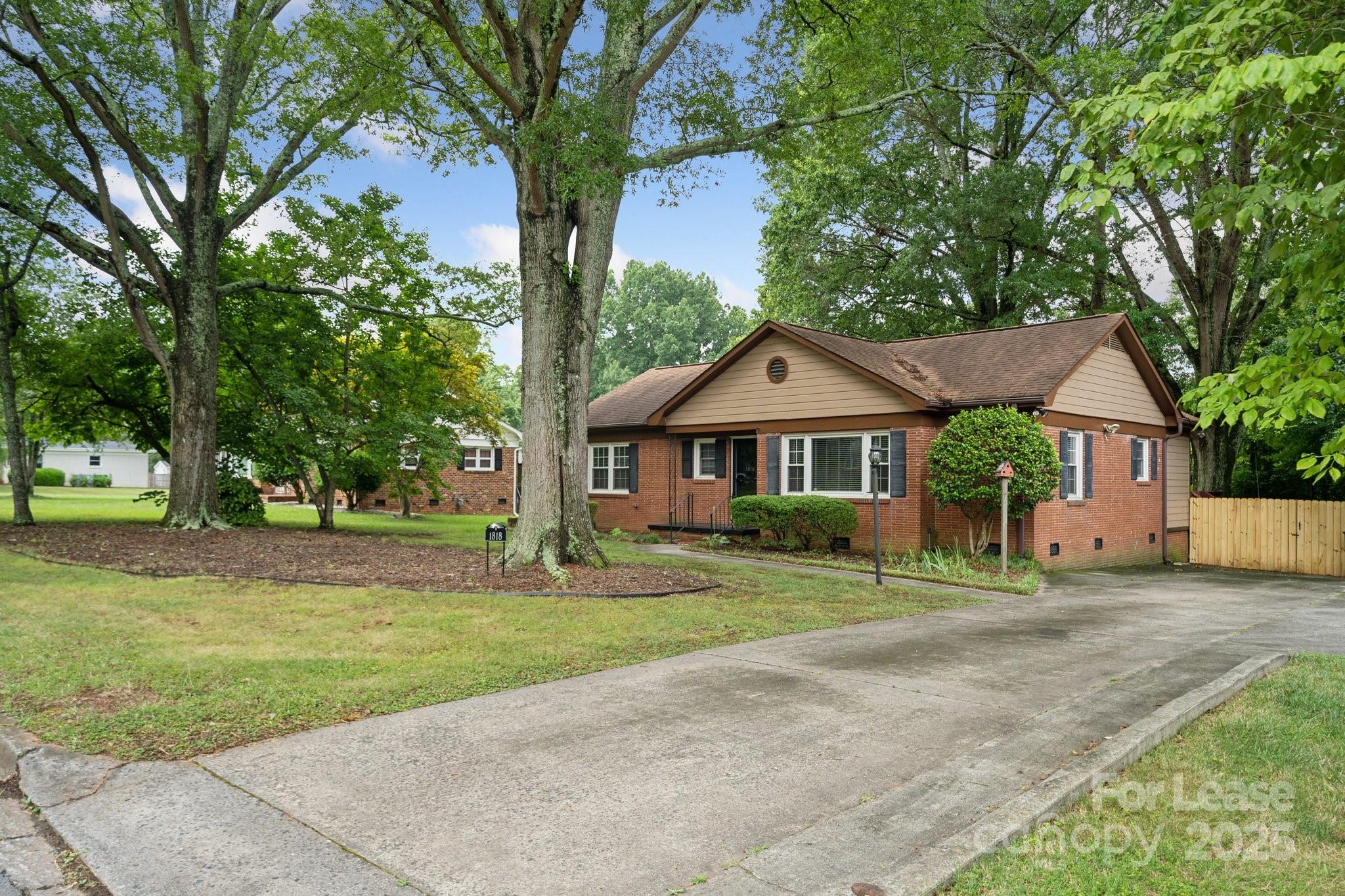 1818 Woodland Drive