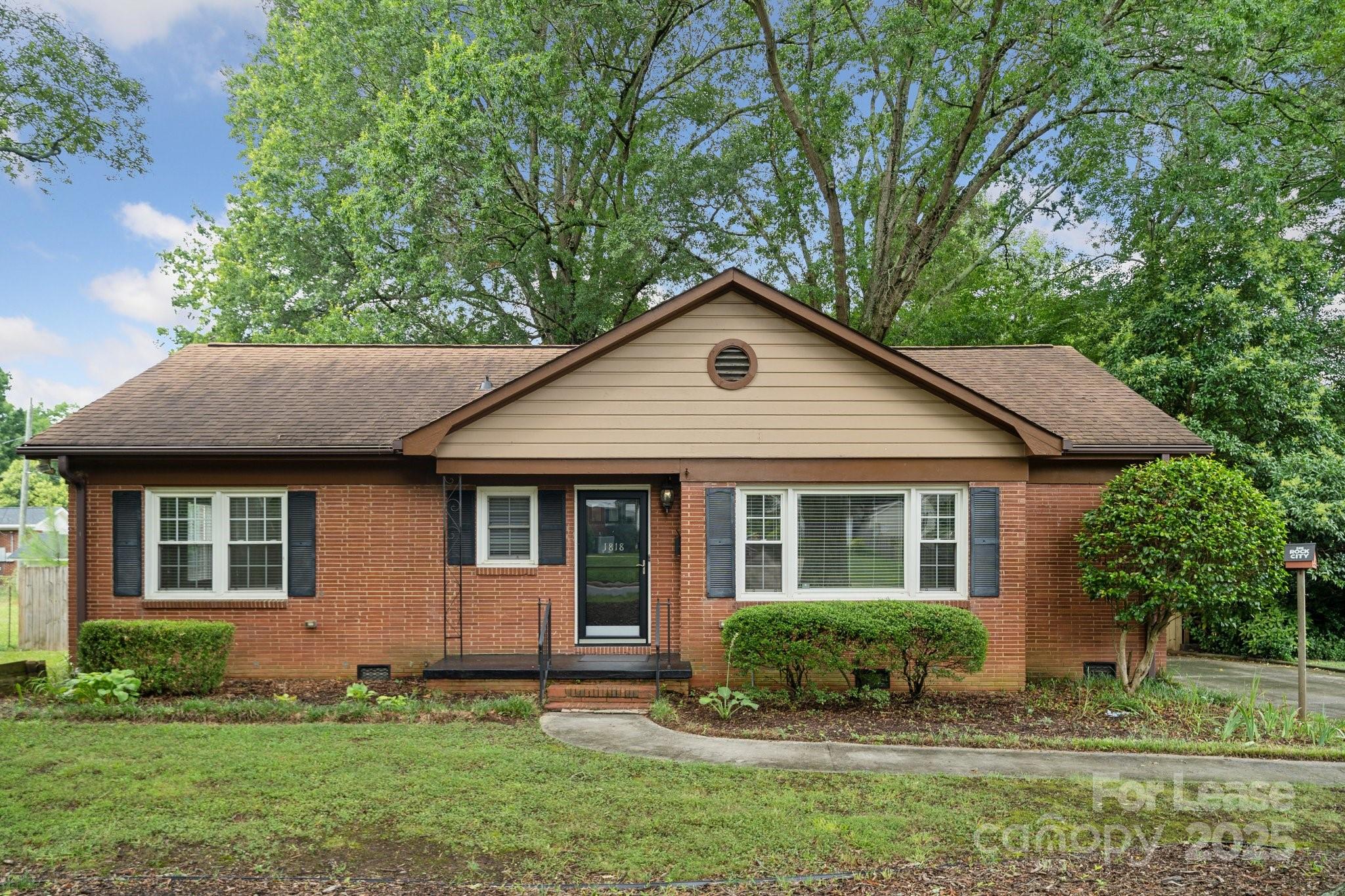 1818 Woodland Drive
