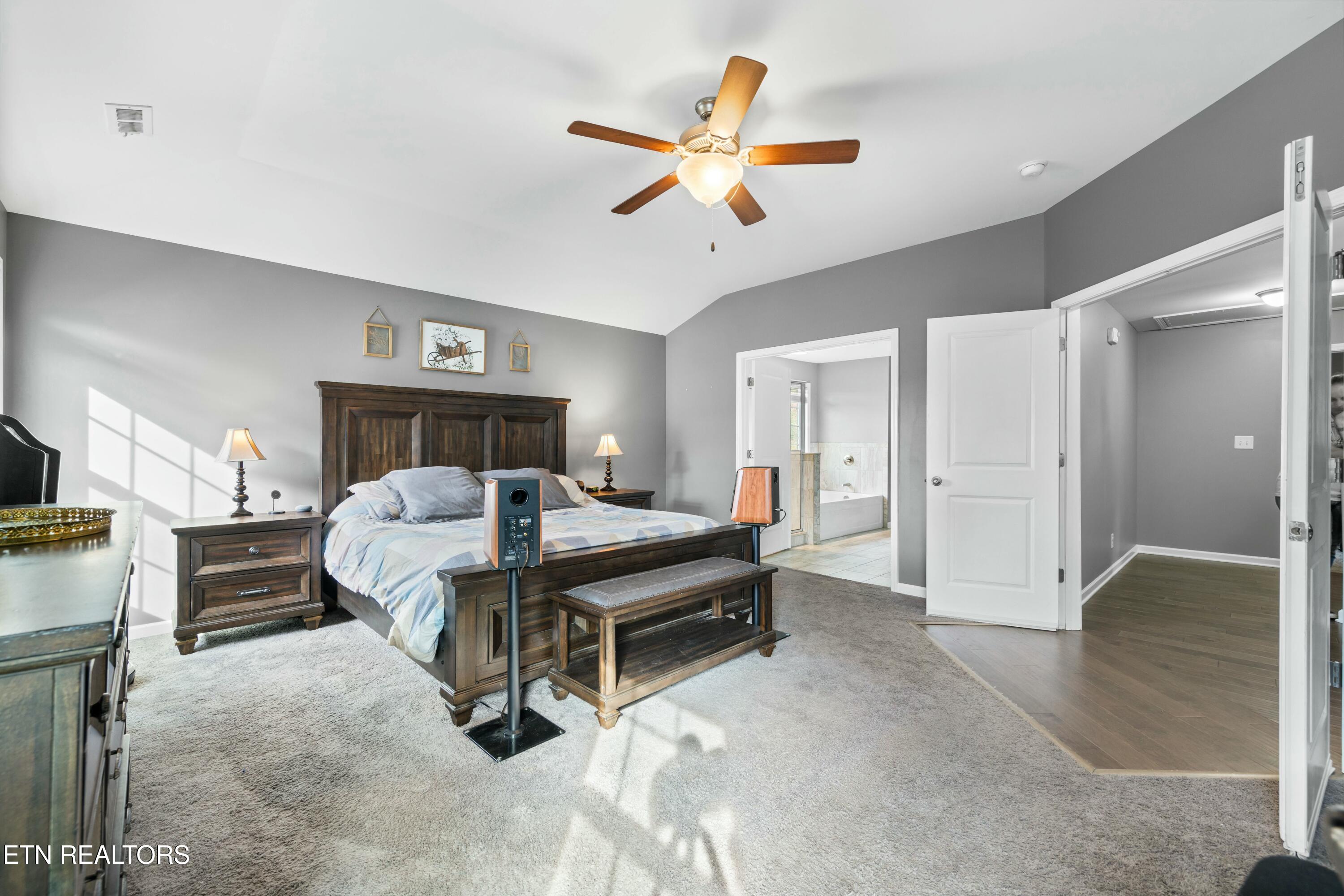 9939 Hummingbird Lane