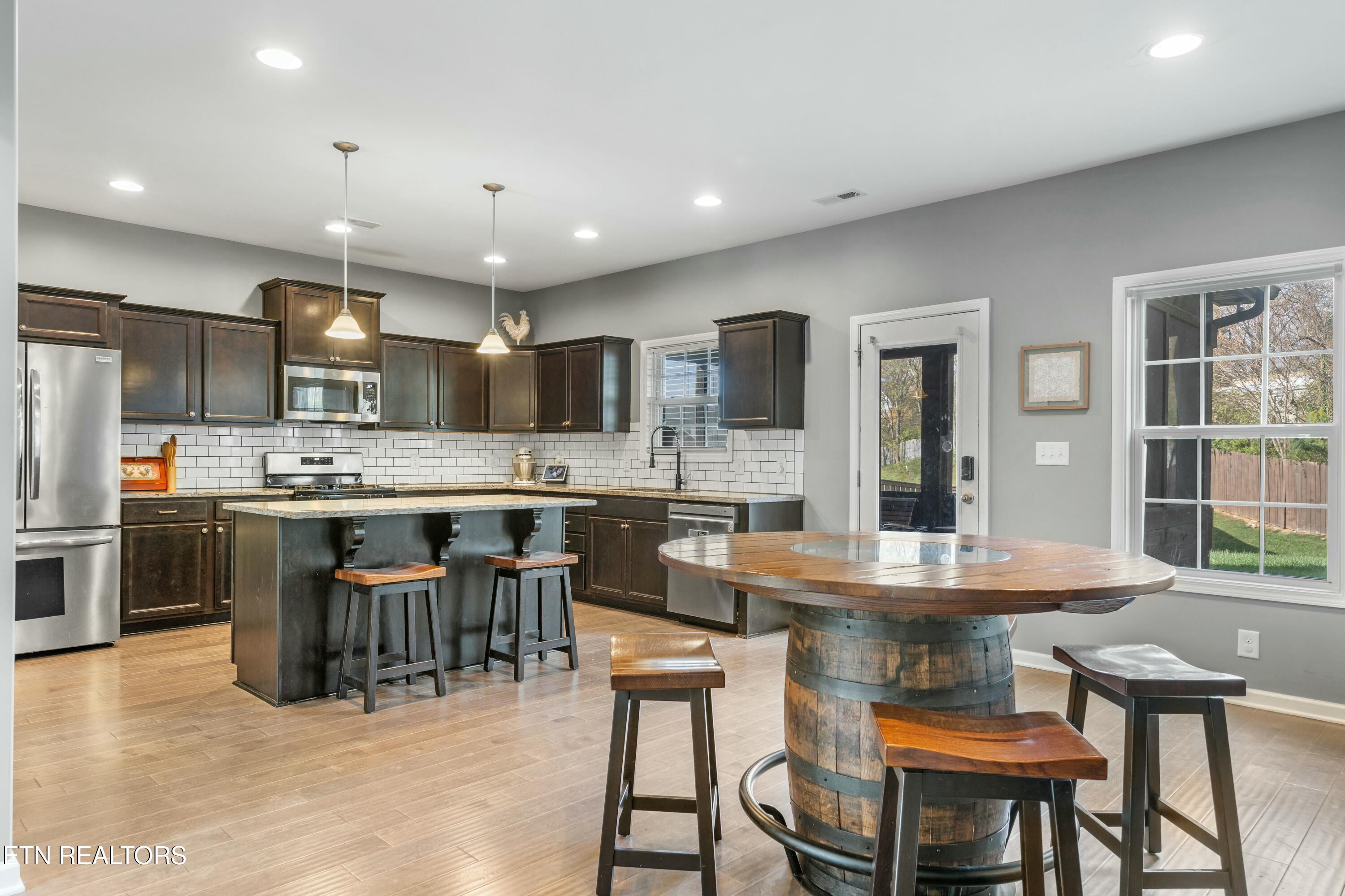 9939 Hummingbird Lane