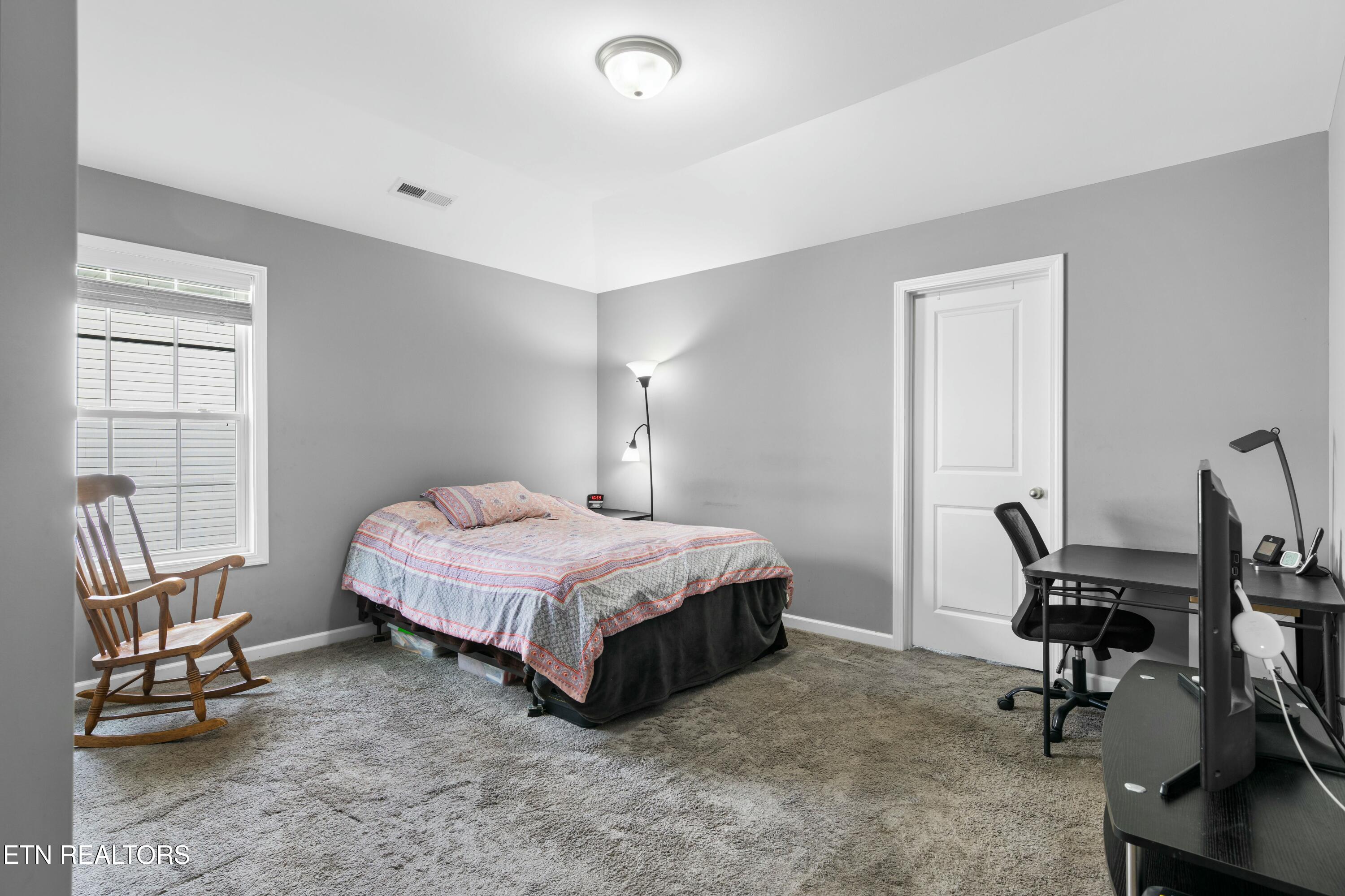 9939 Hummingbird Lane