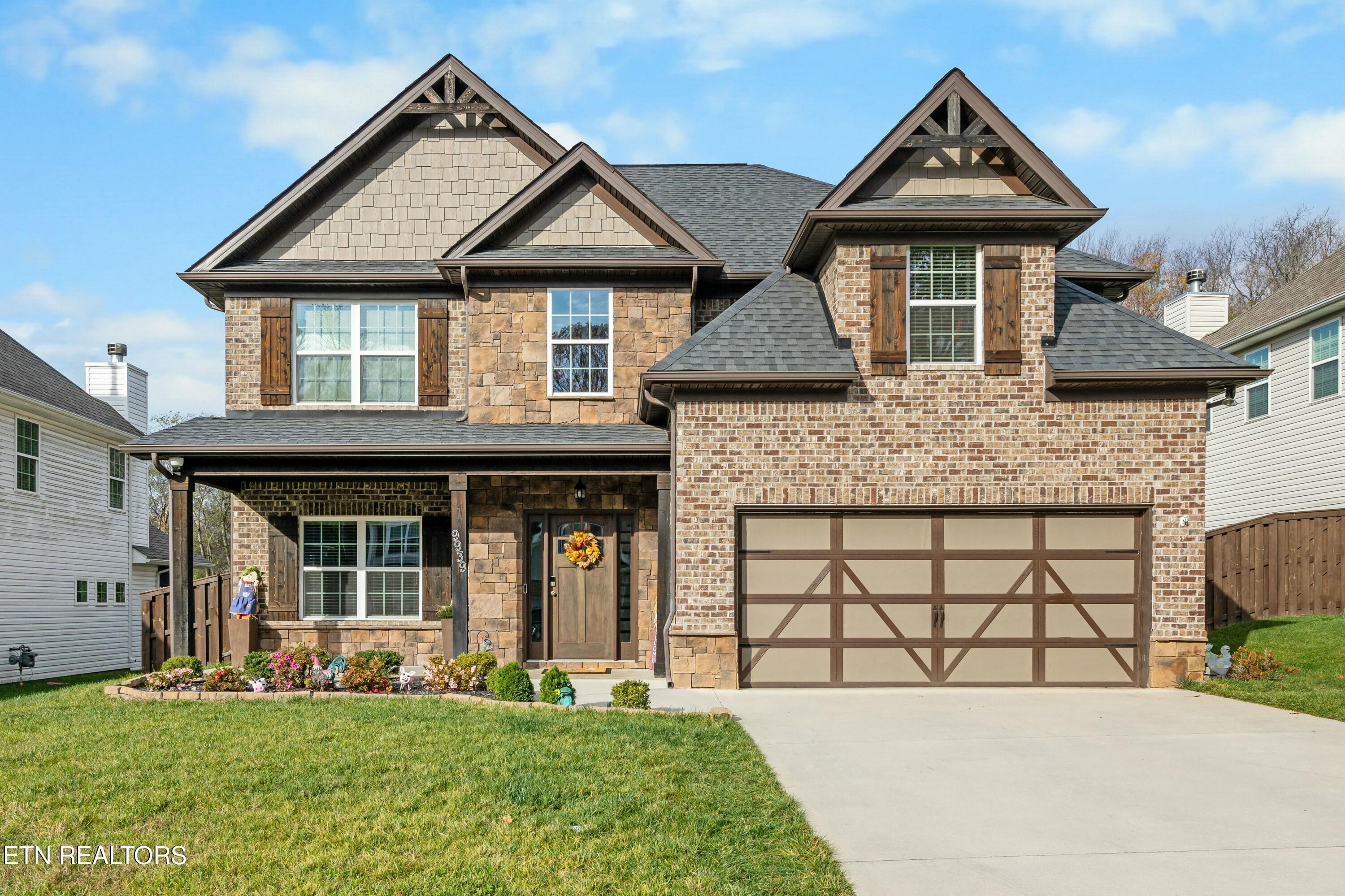 9939 Hummingbird Lane