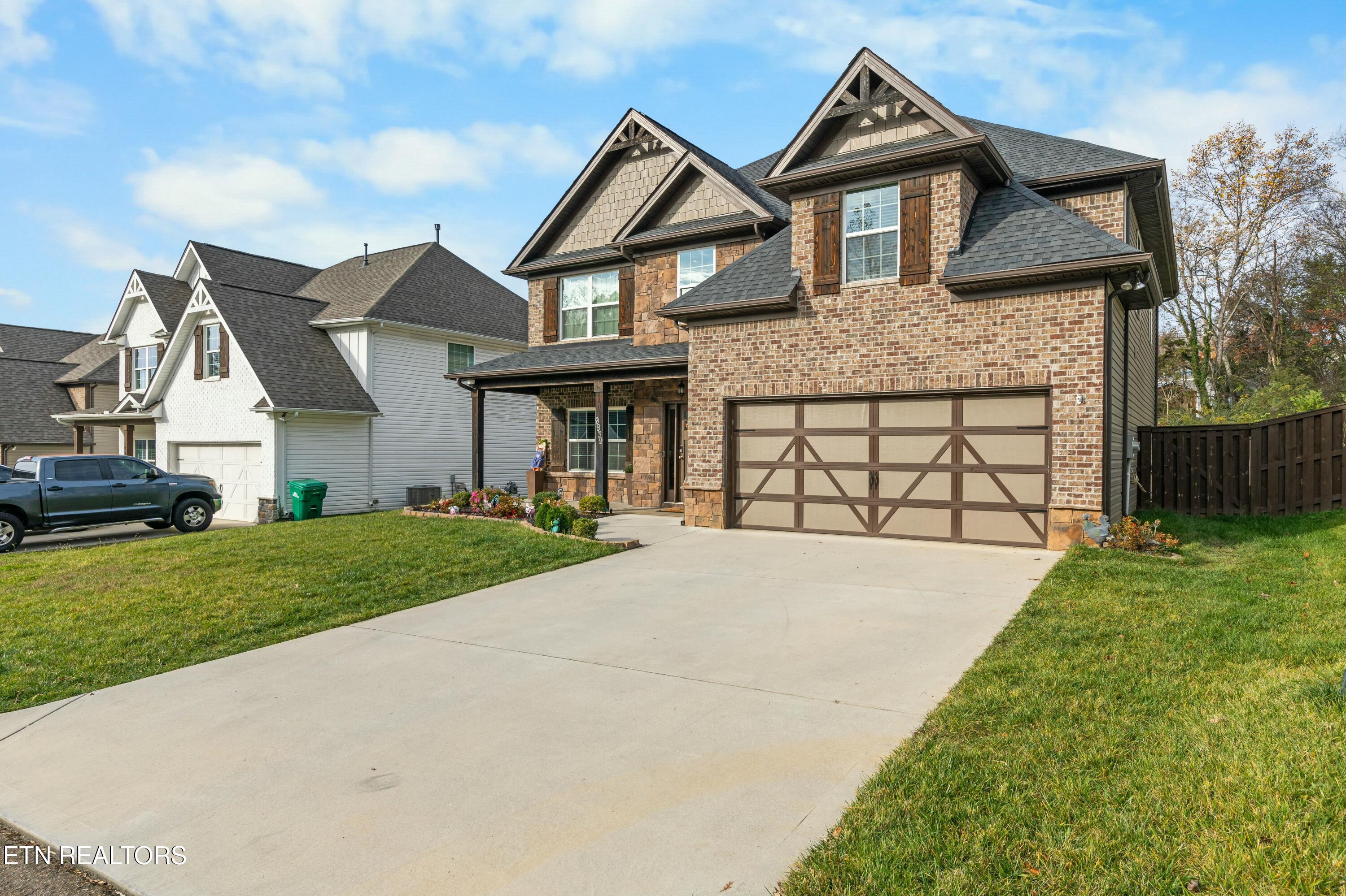 9939 Hummingbird Lane