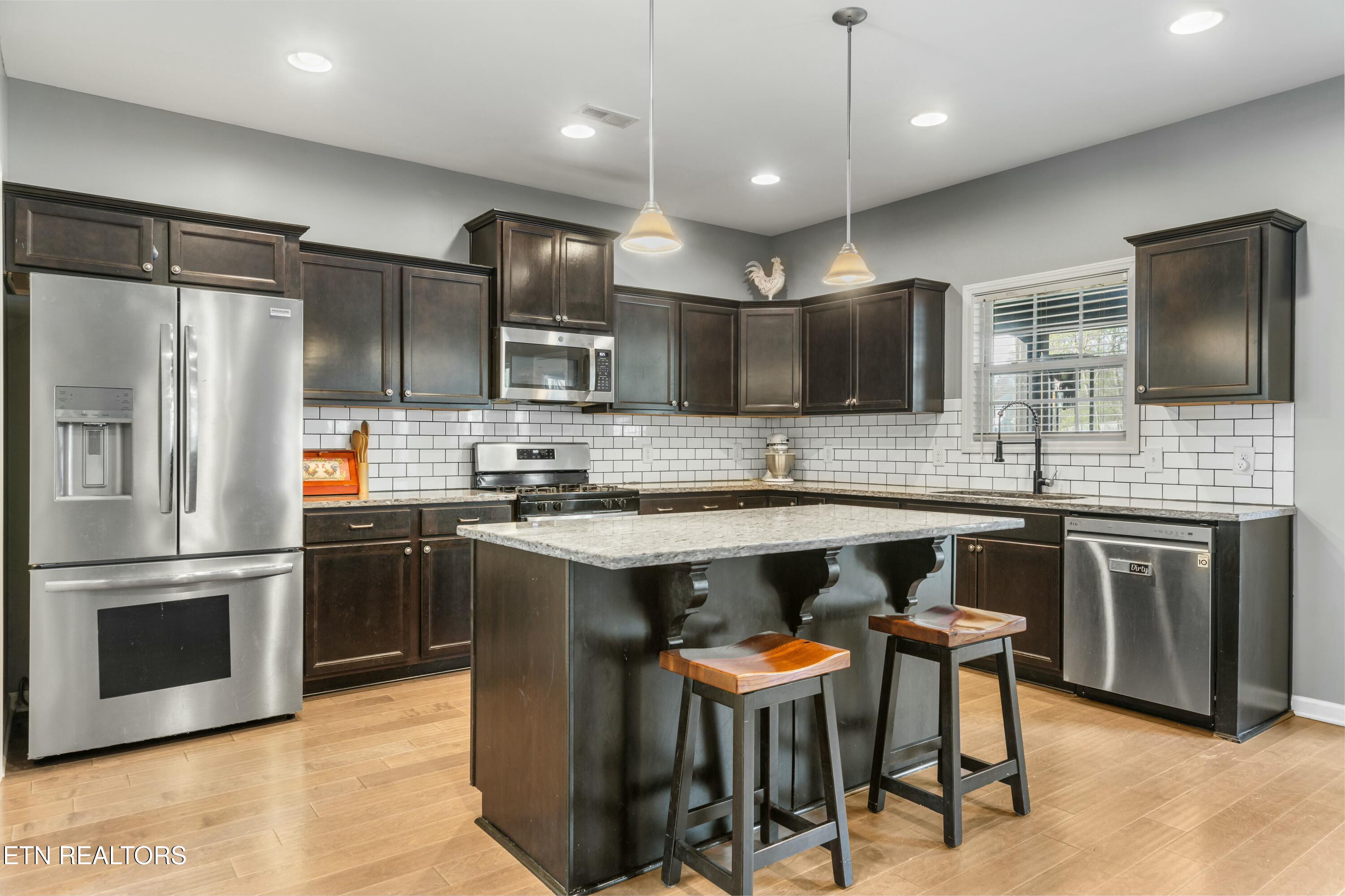 9939 Hummingbird Lane
