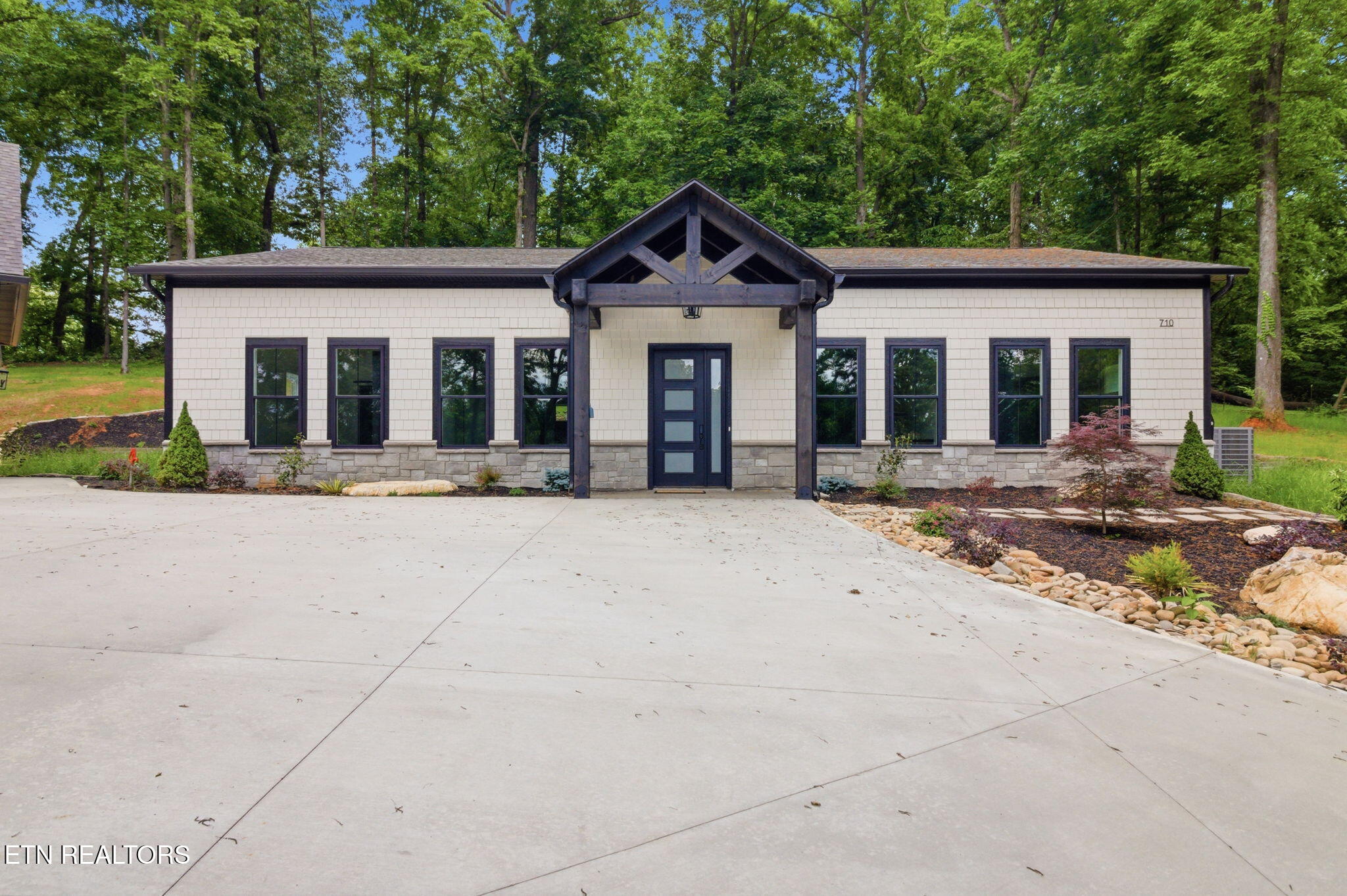 710 Knight Rd