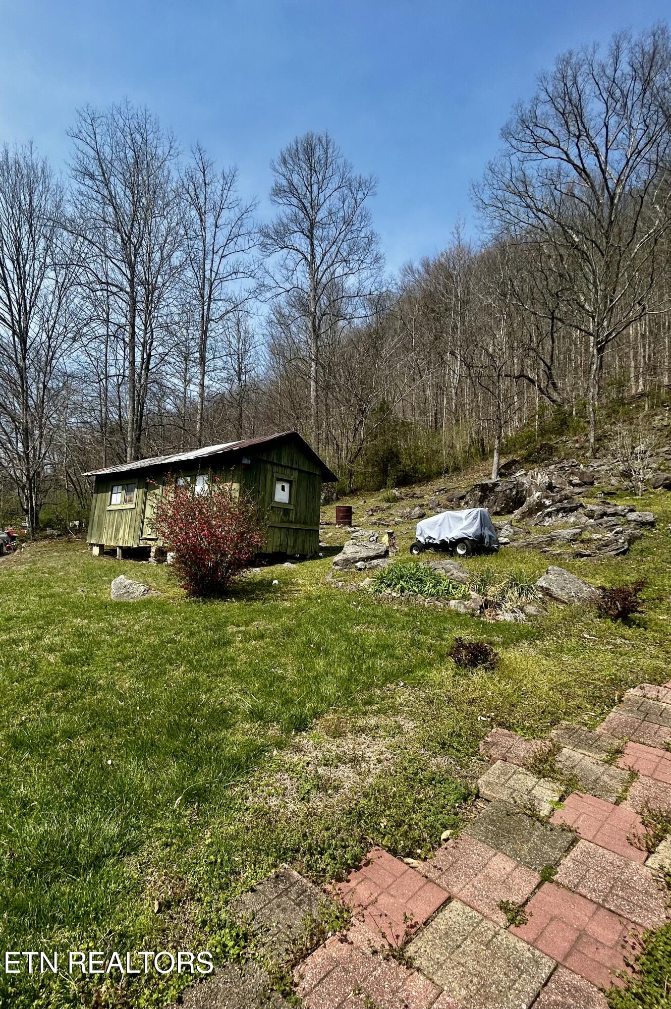 5872 New River Hwy