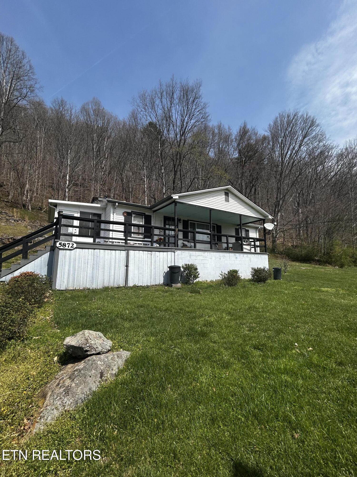 5872 New River Hwy