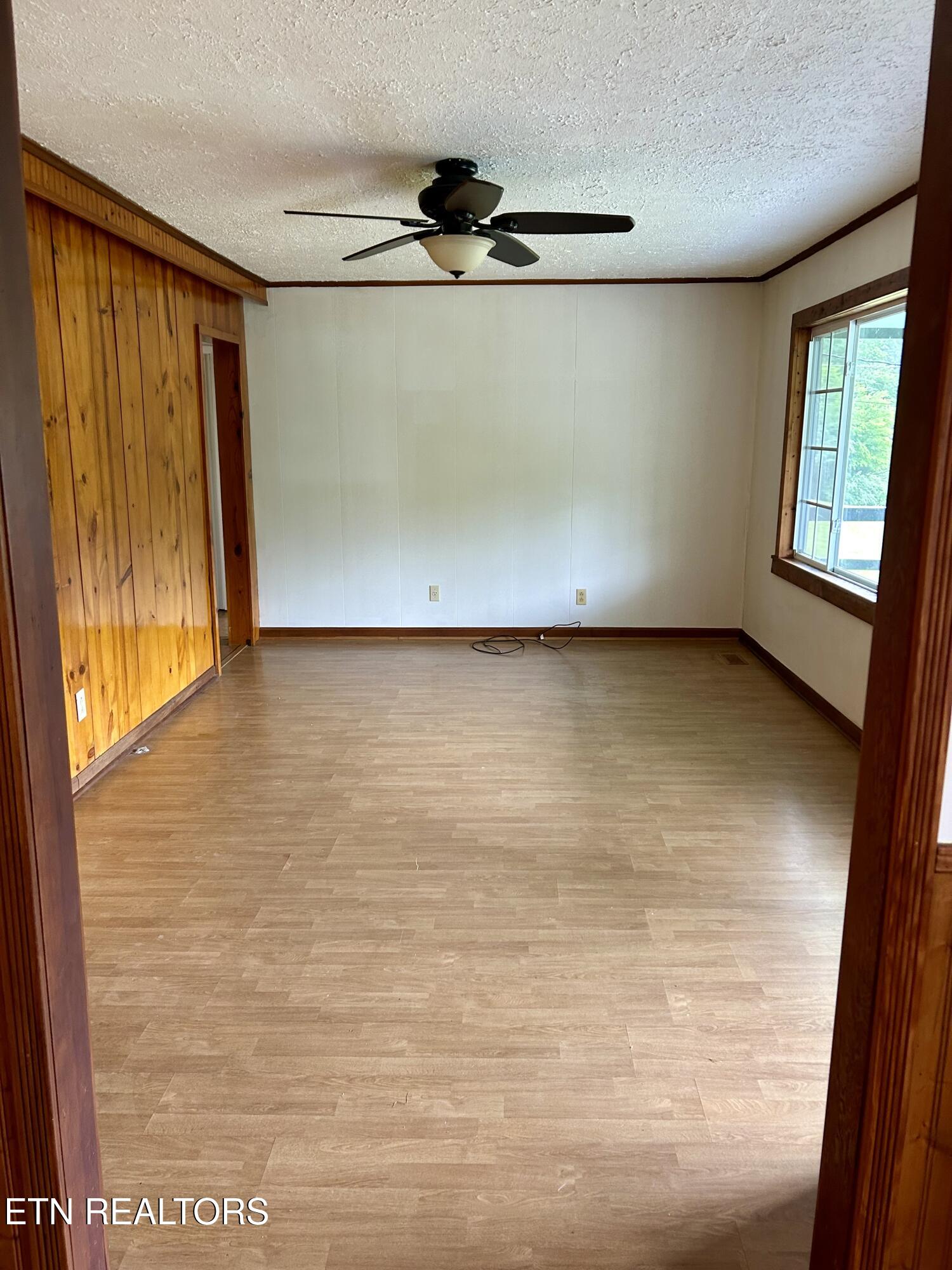5872 New River Hwy