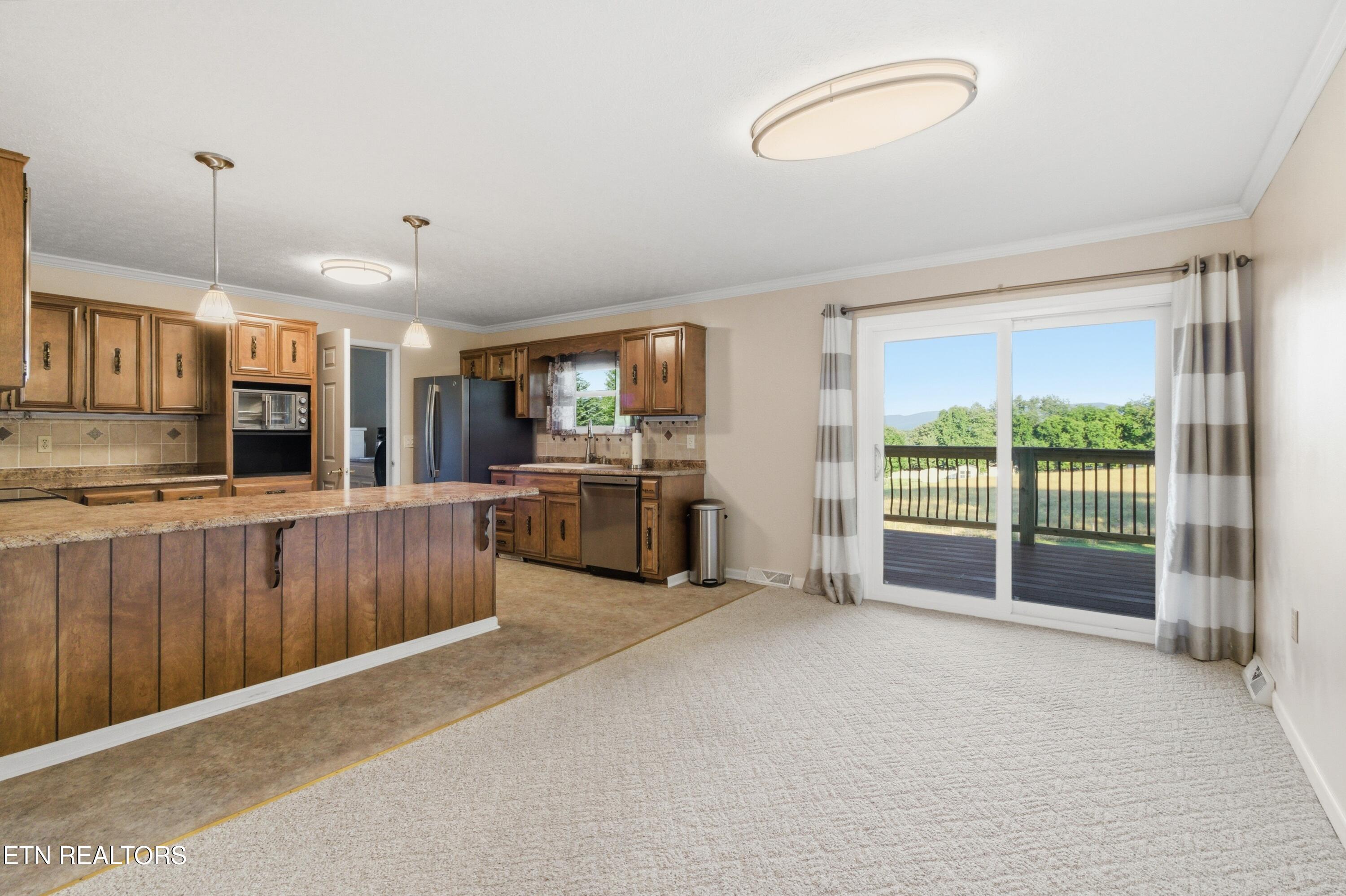 1518 E Brown School Rd