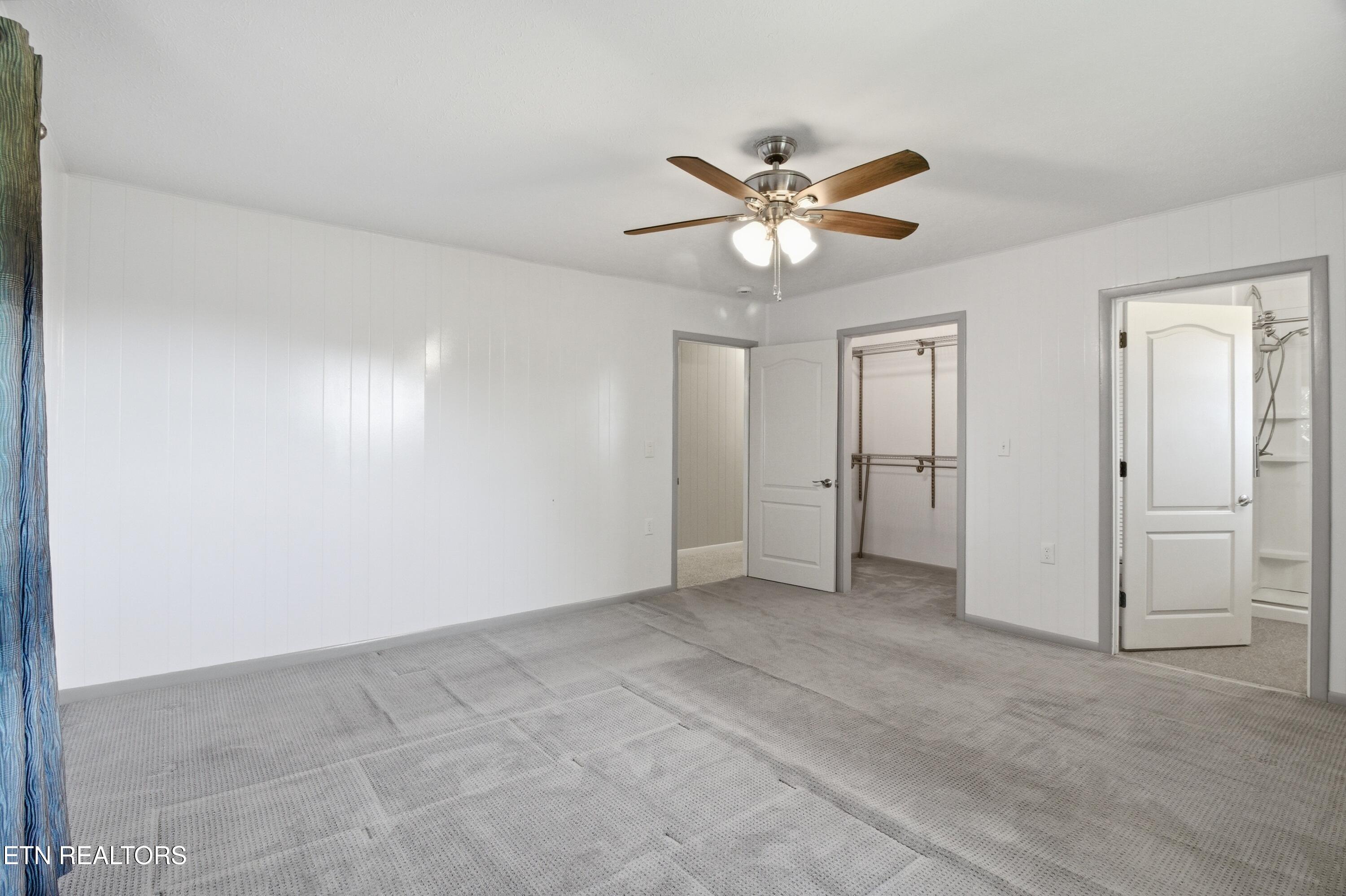 1518 E Brown School Rd