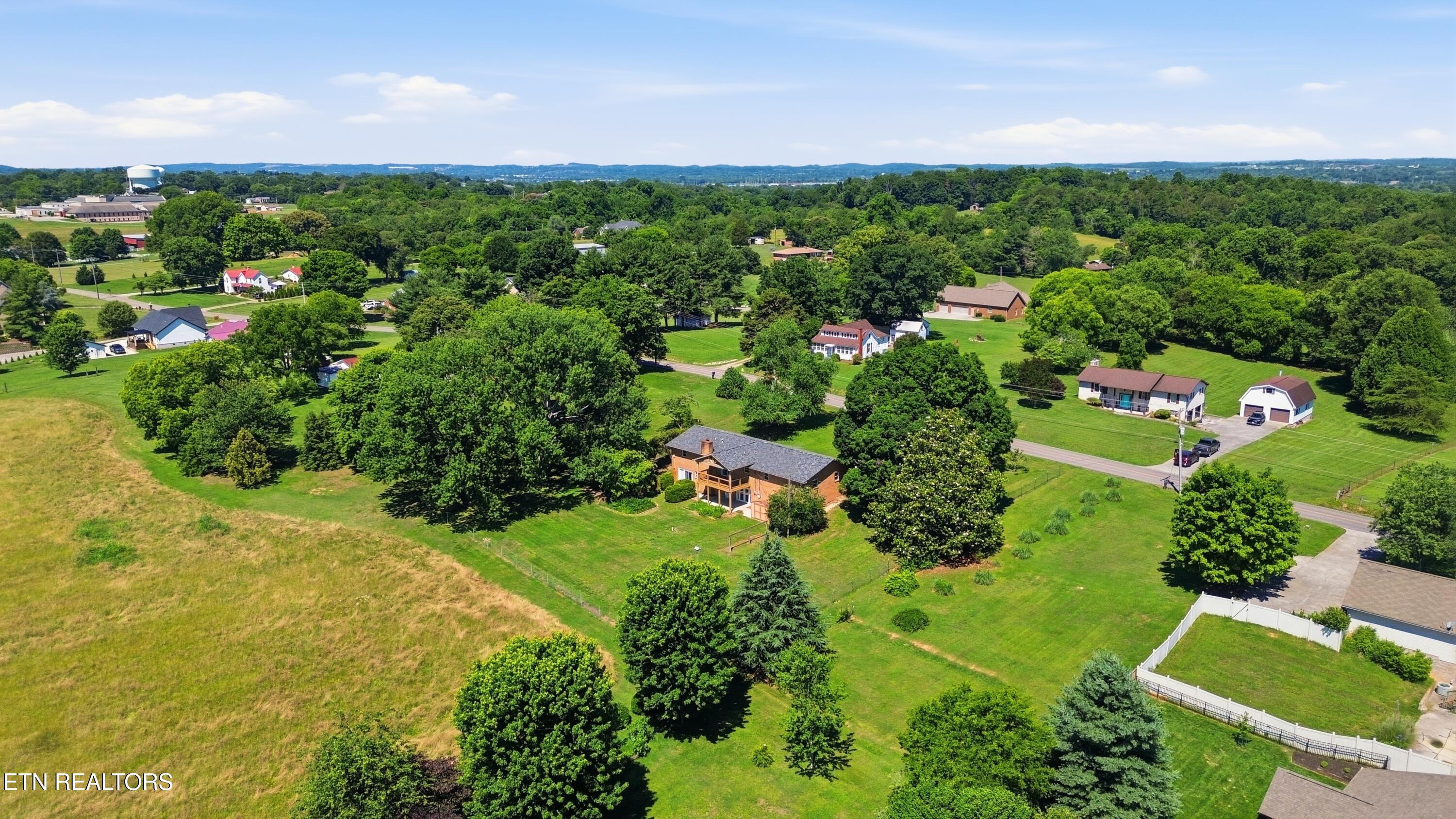 1518 E Brown School Rd