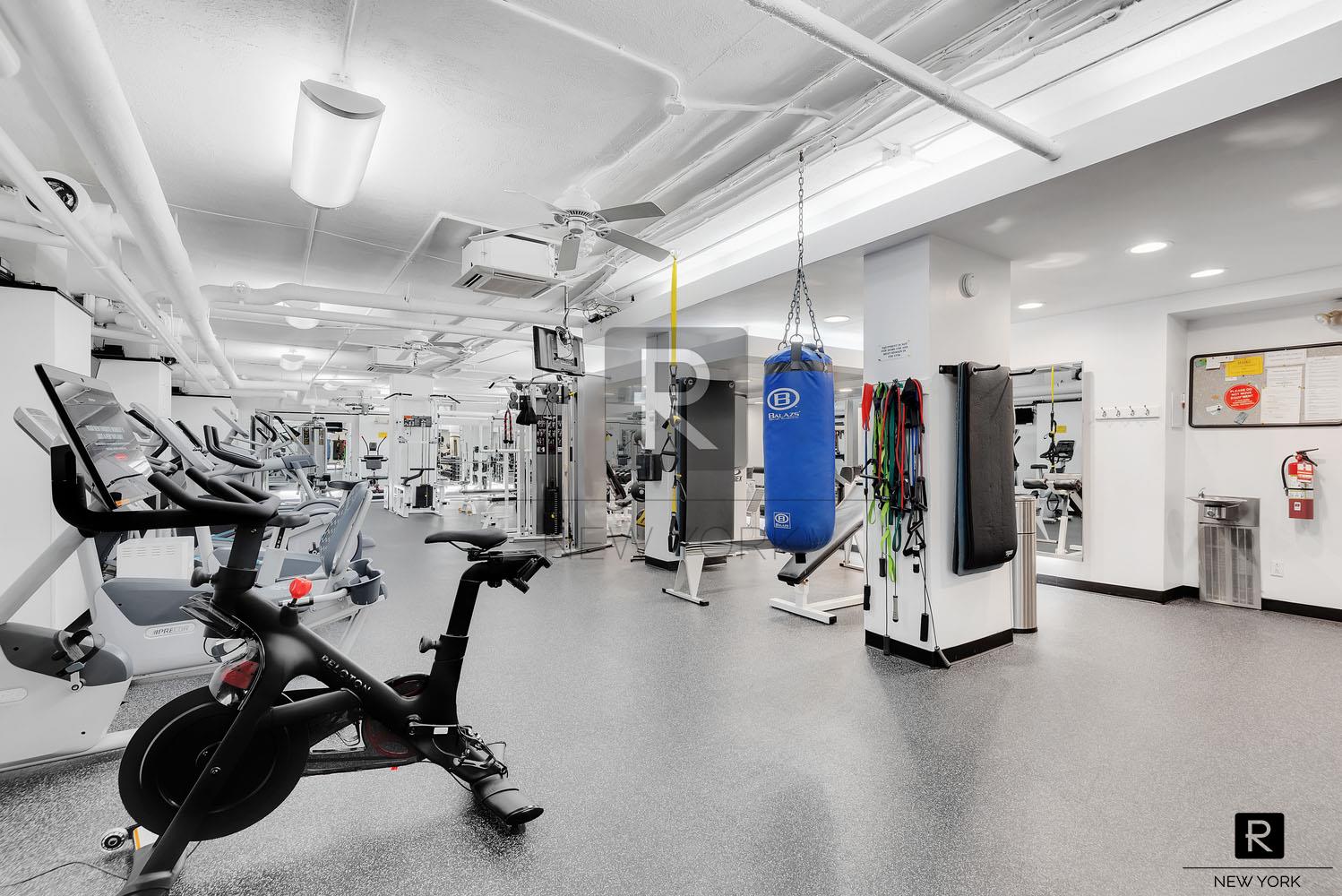 400 Central Park W 14-R