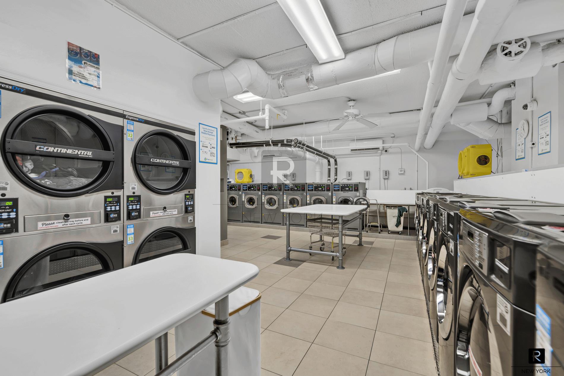 400 Central Park W 14-R