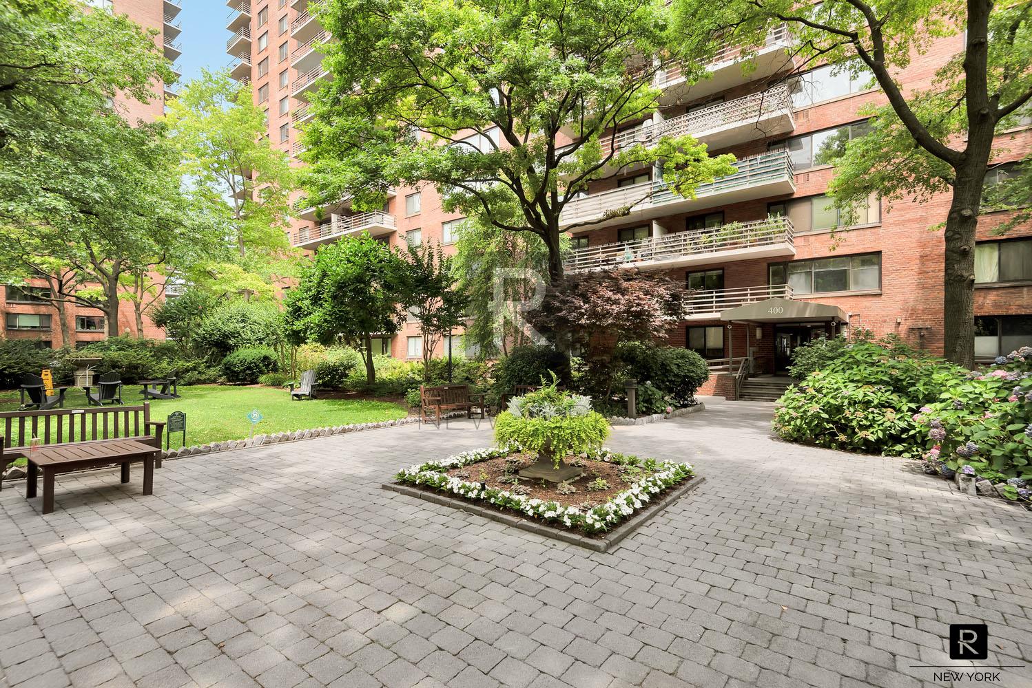 400 Central Park W 14-R