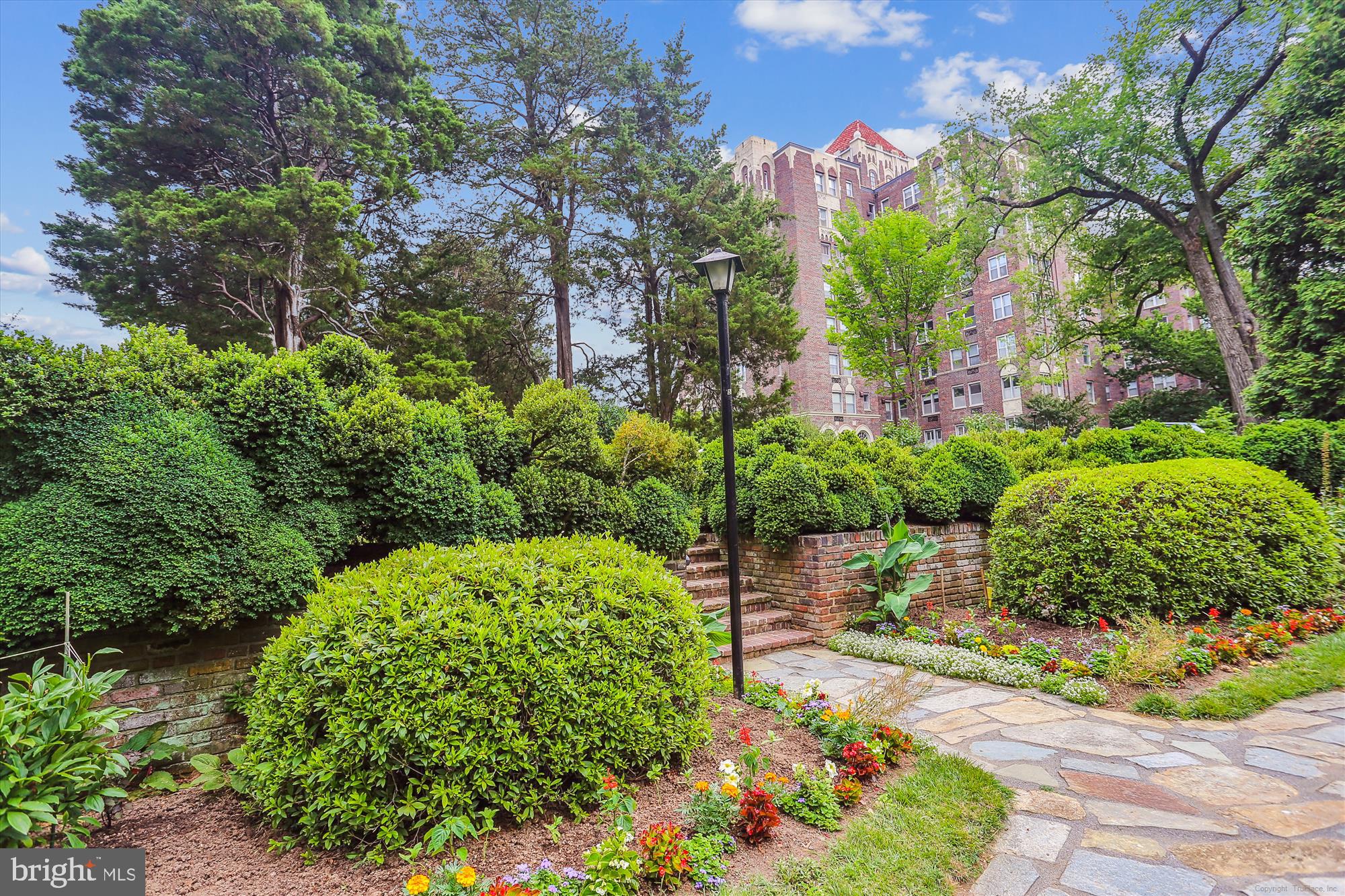 3900 Cathedral Ave NW #408a