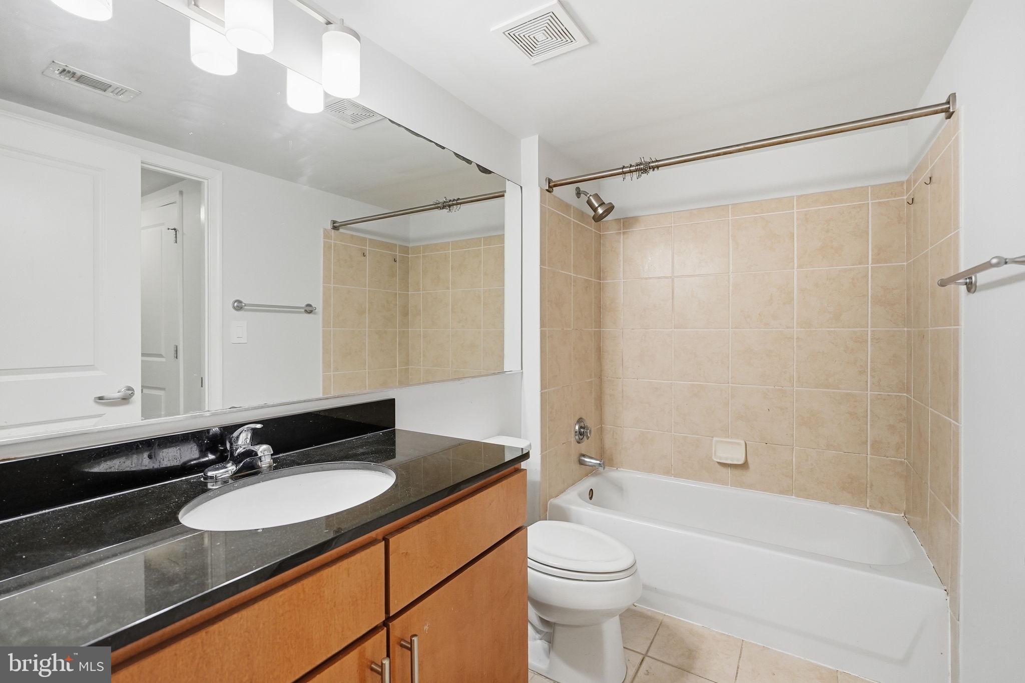 915 E STREET NW 1003