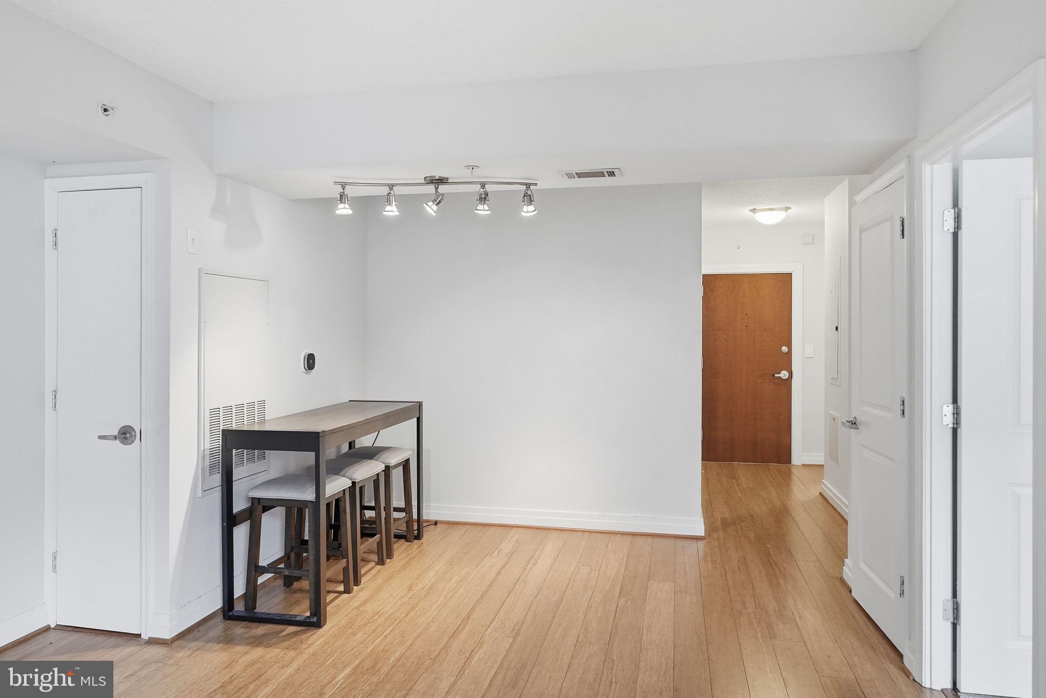 915 E STREET NW 1003