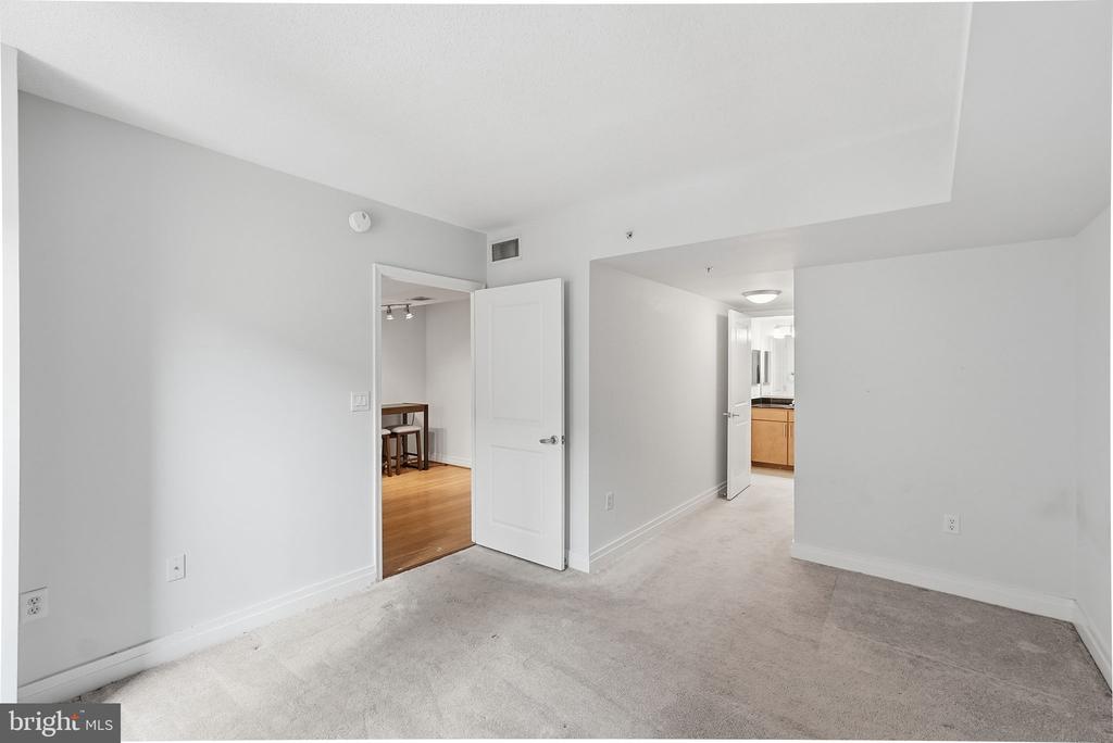 915 E STREET NW 1003