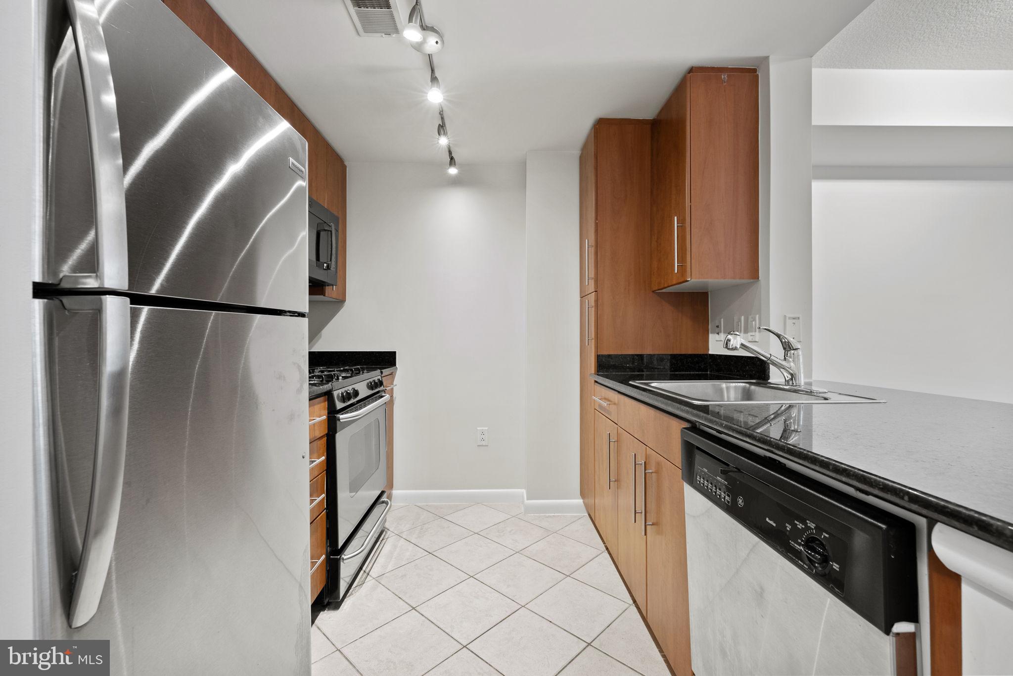 1021 N Garfield St #512