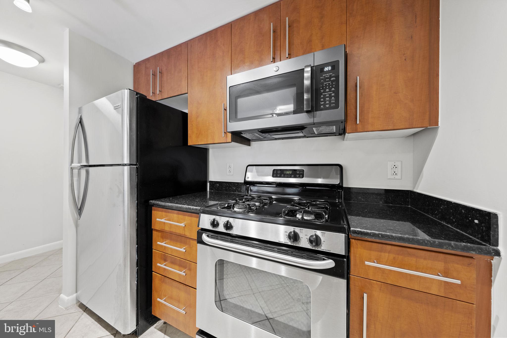 1021 N Garfield St #512