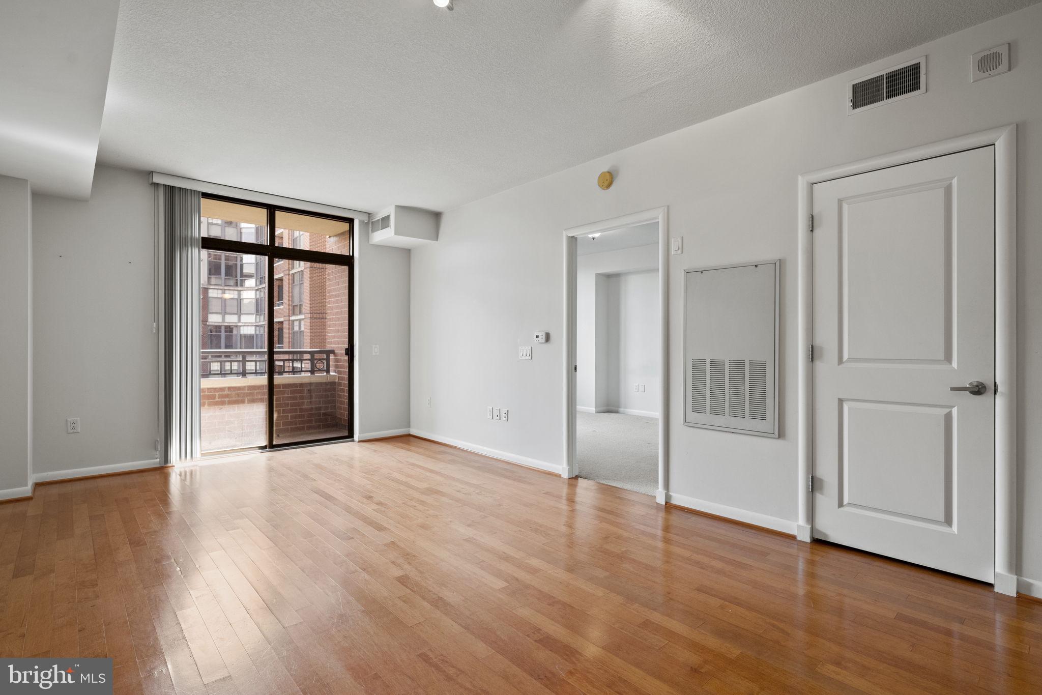 1021 N Garfield St #512