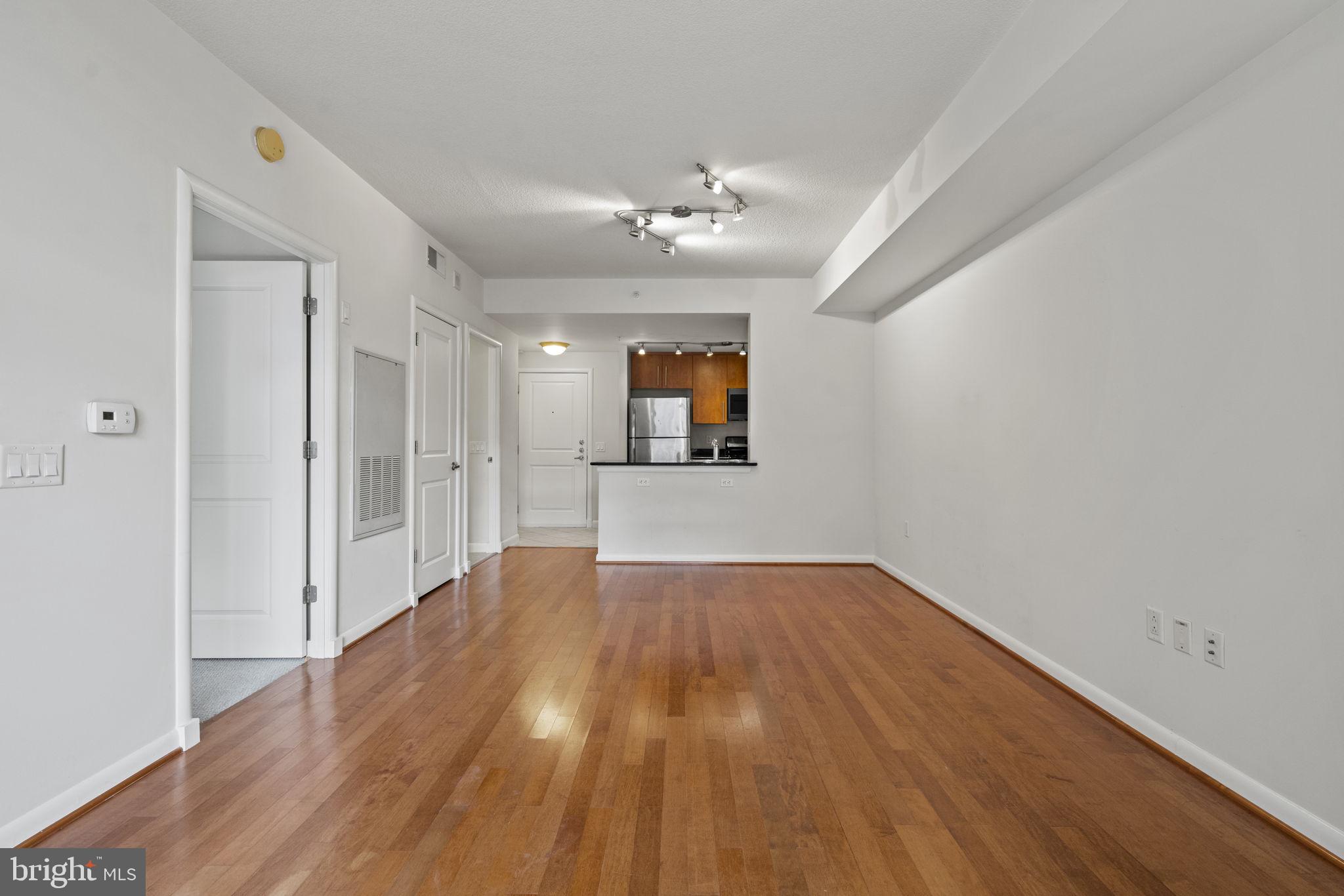 1021 N Garfield St #512