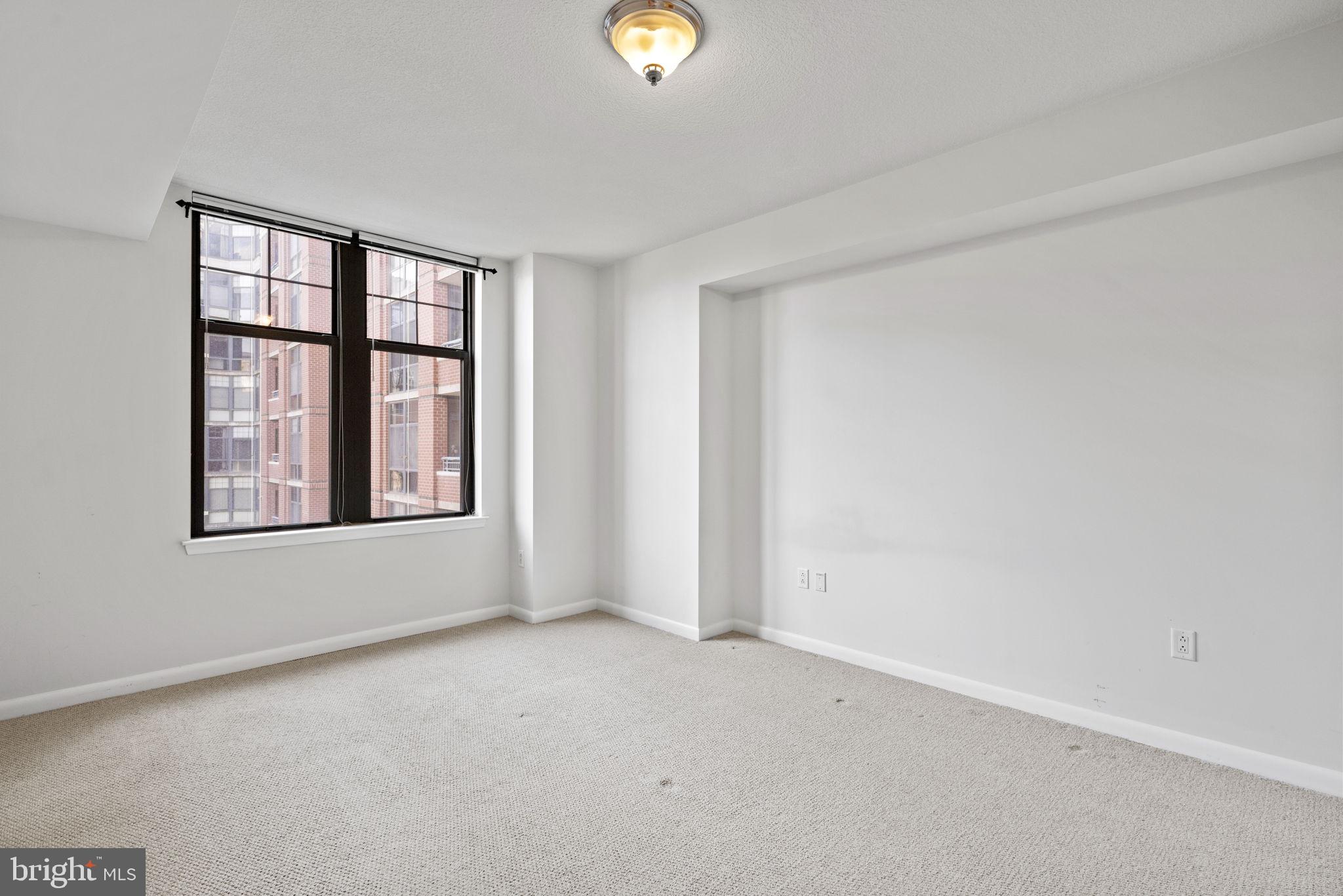 1021 N Garfield St #512