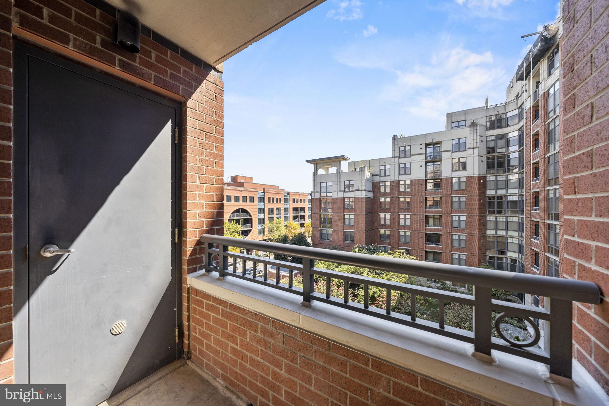 1021 N Garfield St #512