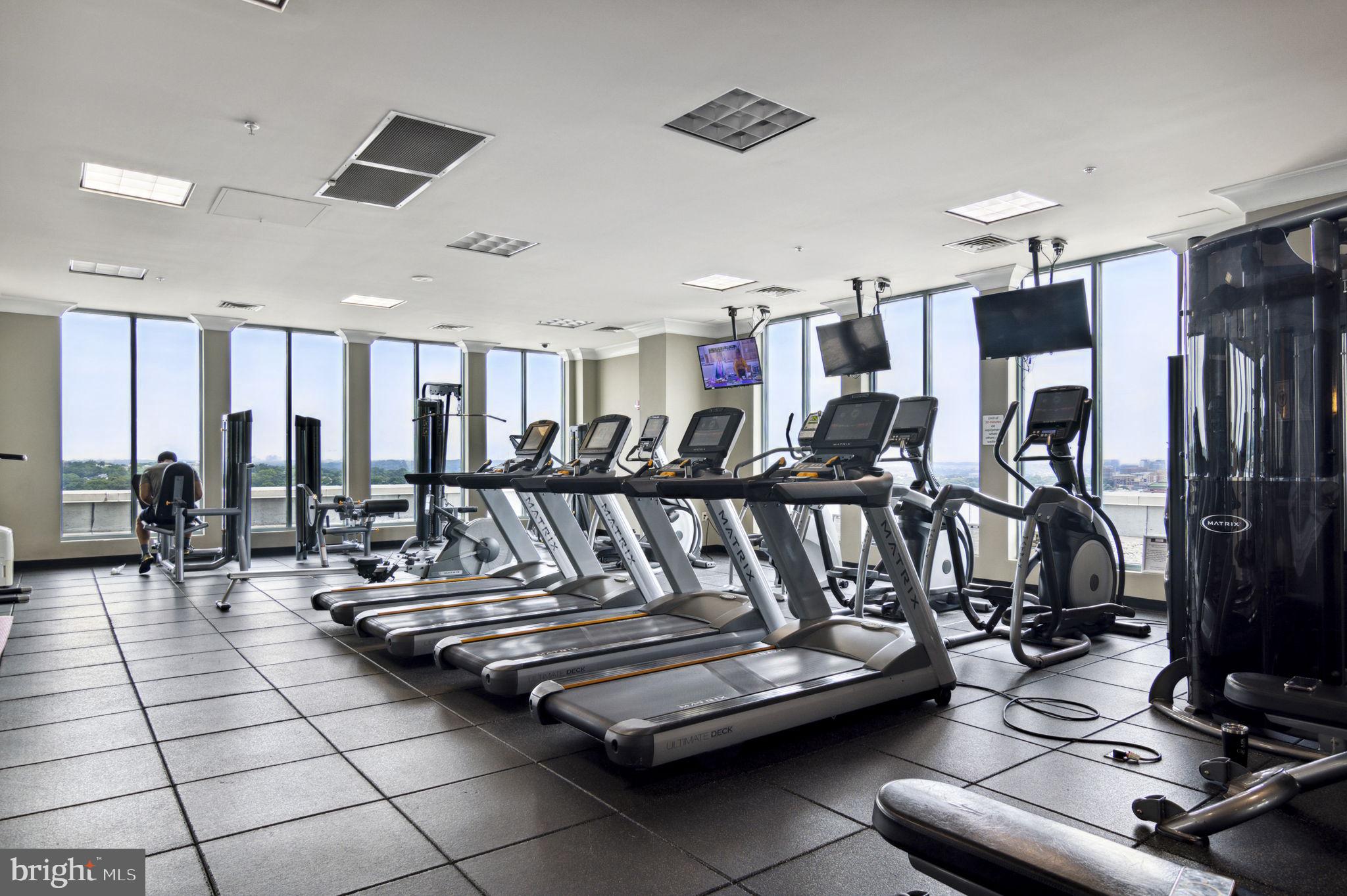 851 N Glebe Rd #1404