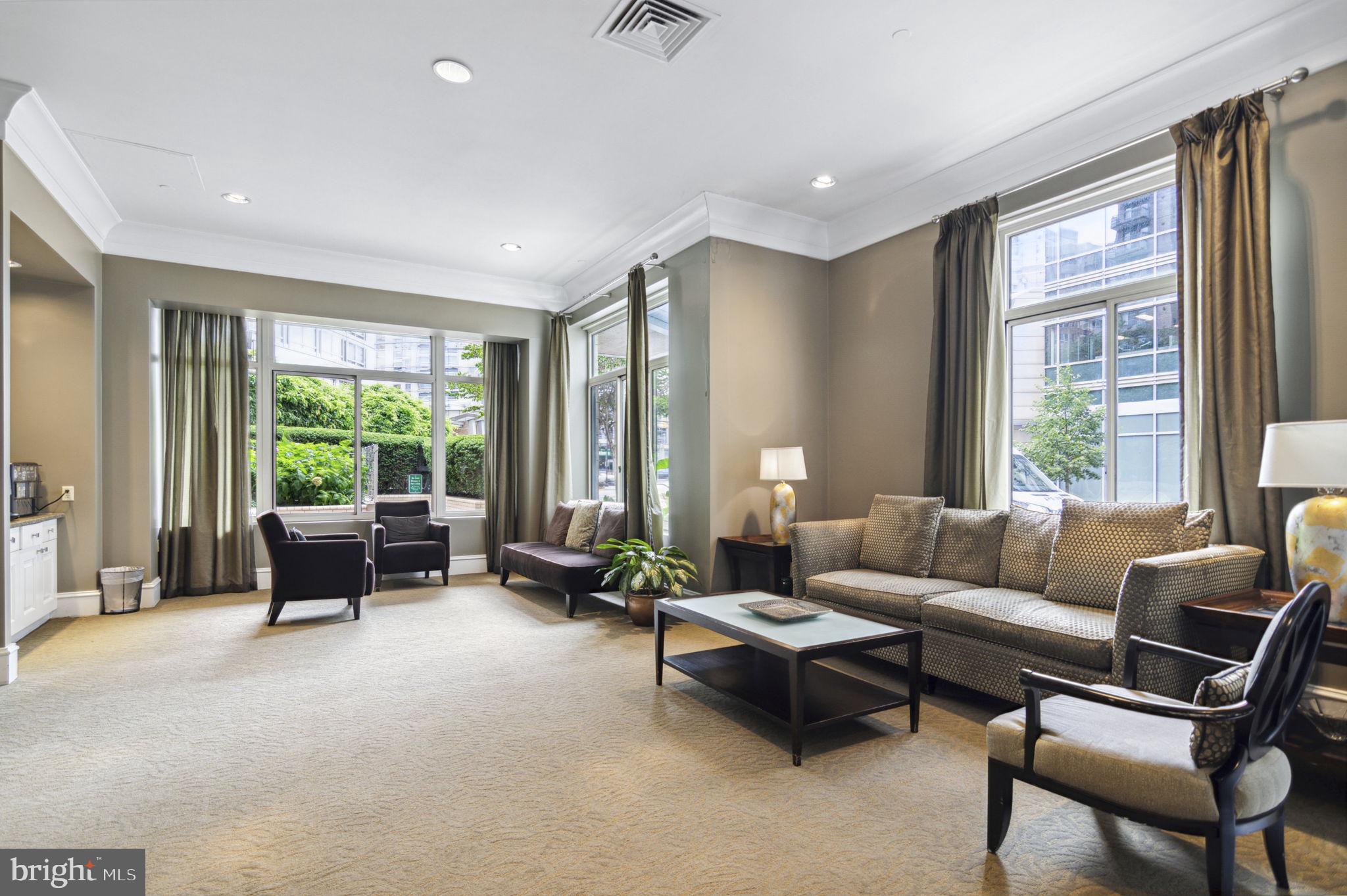 851 N Glebe Rd #1404