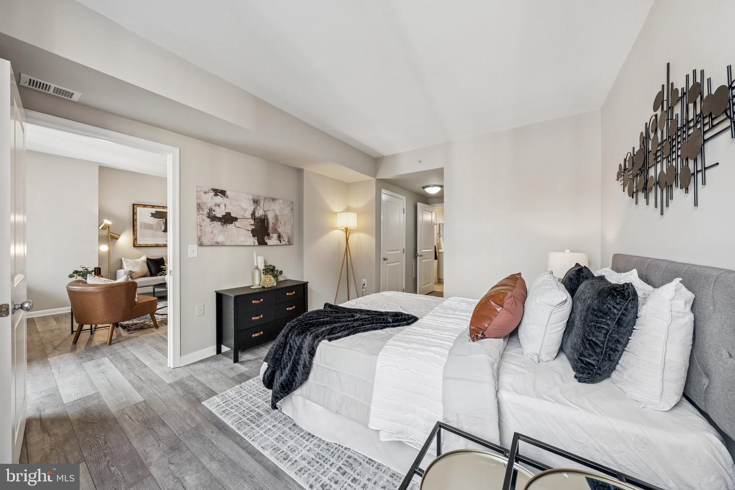 851 N Glebe Rd #415