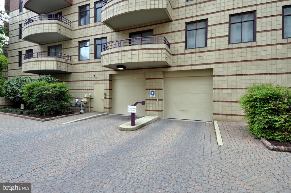 2400 CLARENDON BOULEVARD 414
