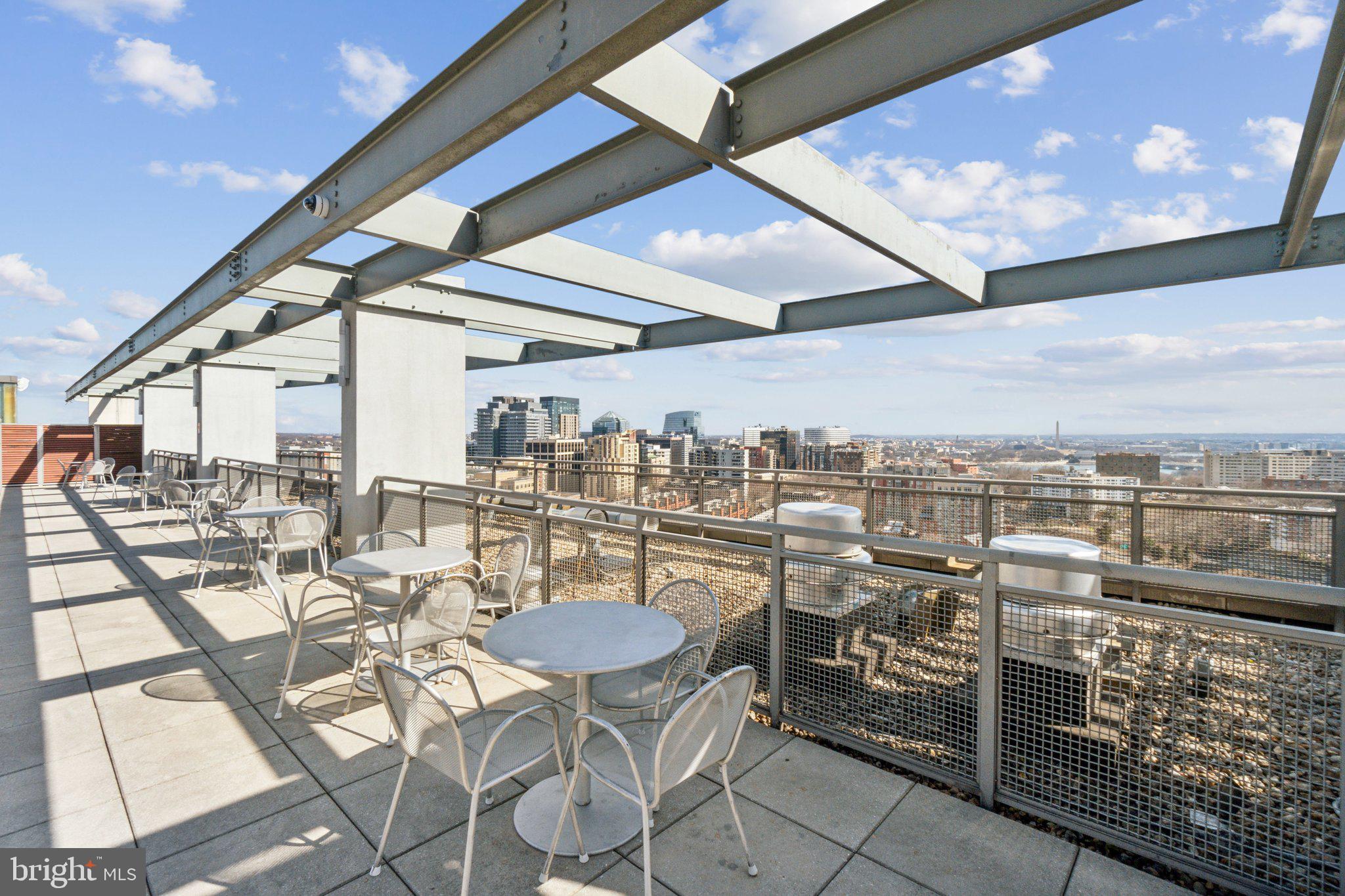 2001 15TH STREET N 1008