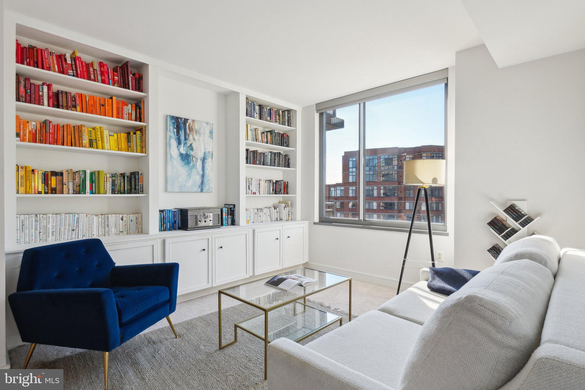 2001 15TH STREET N 1008