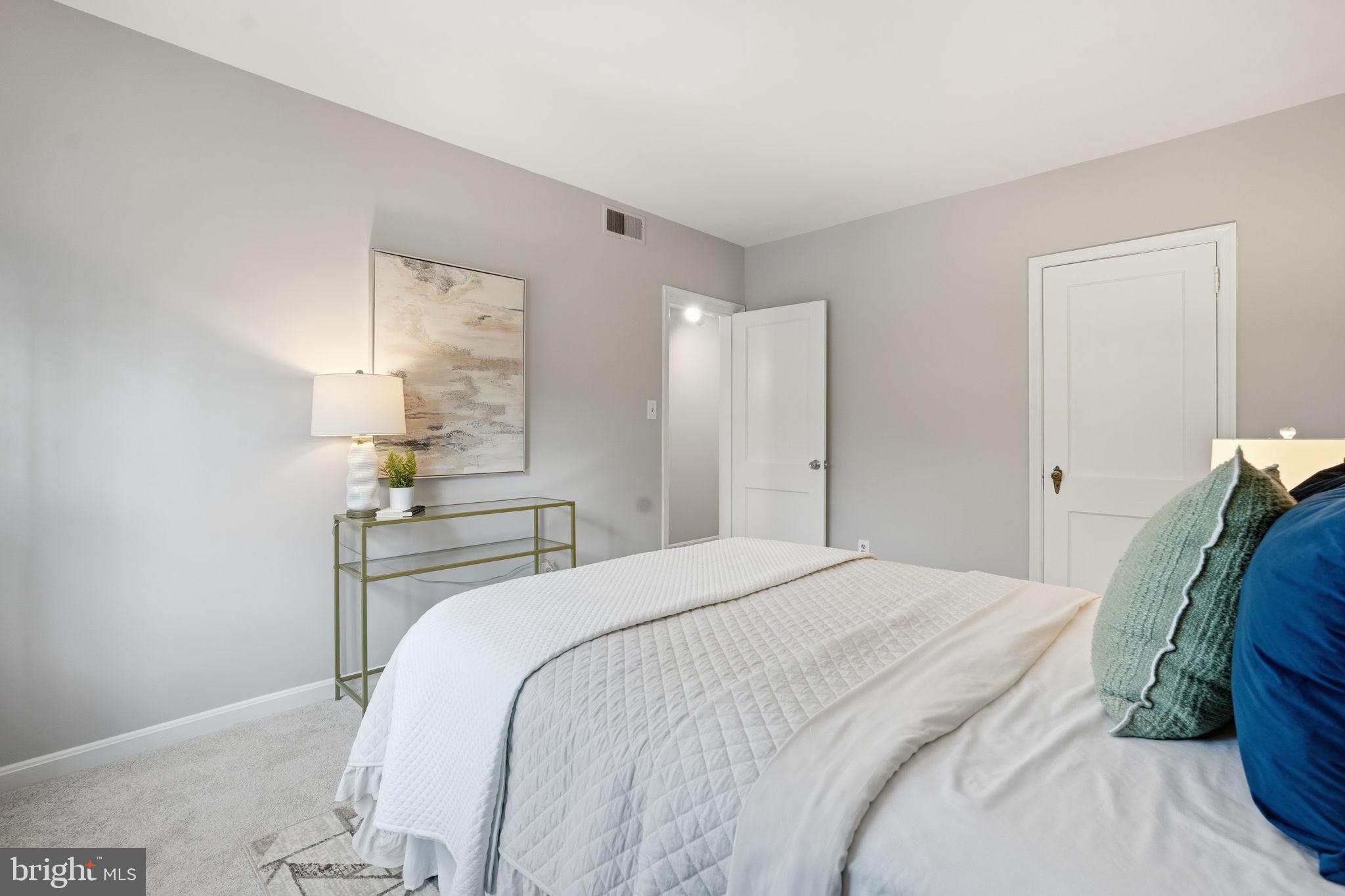 1909 N RHODES STREET 30