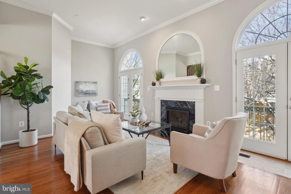 405 Clayton Ln