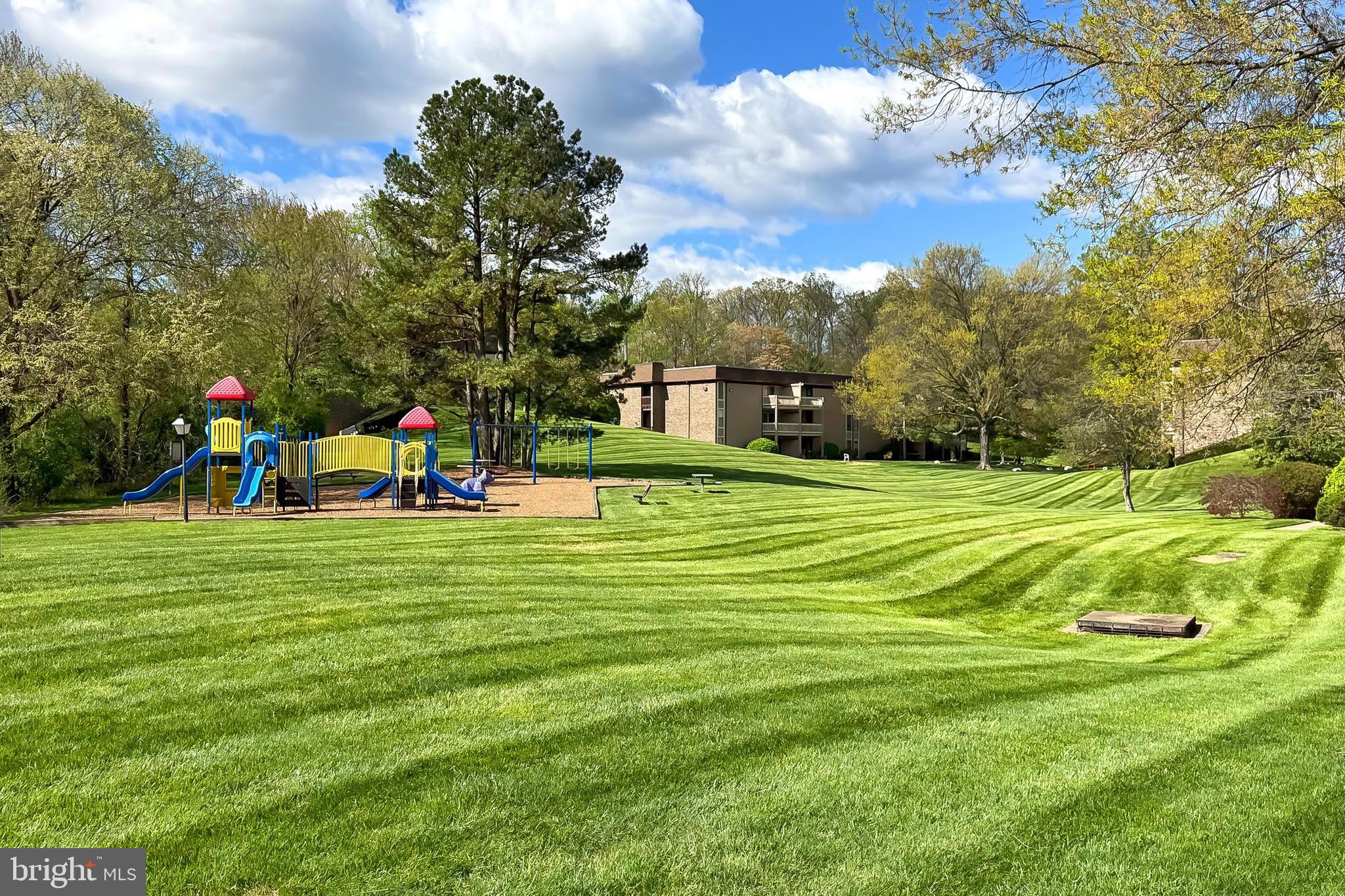 8552 Barrington Ct #927