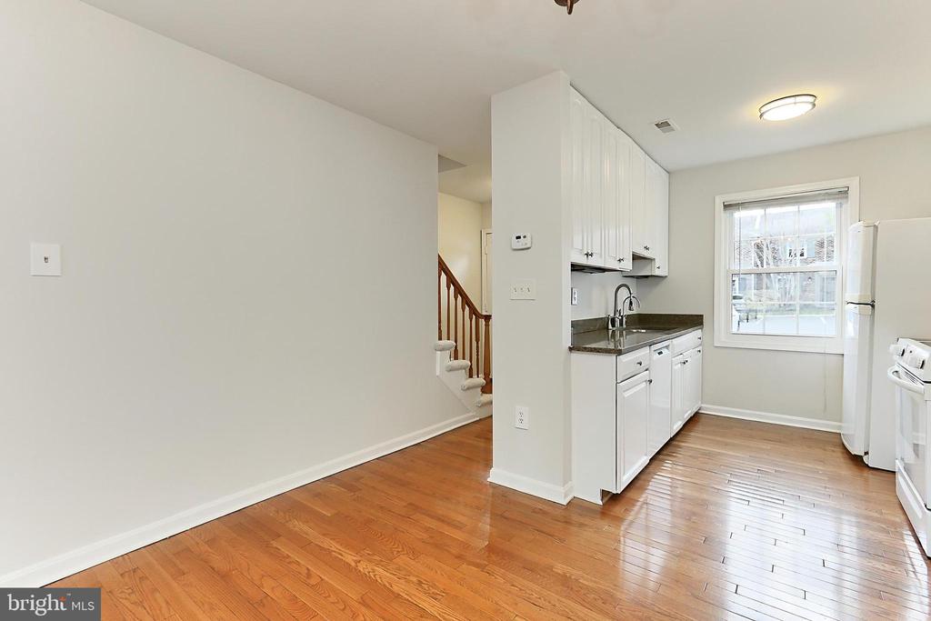 8552 Barrington Ct #927